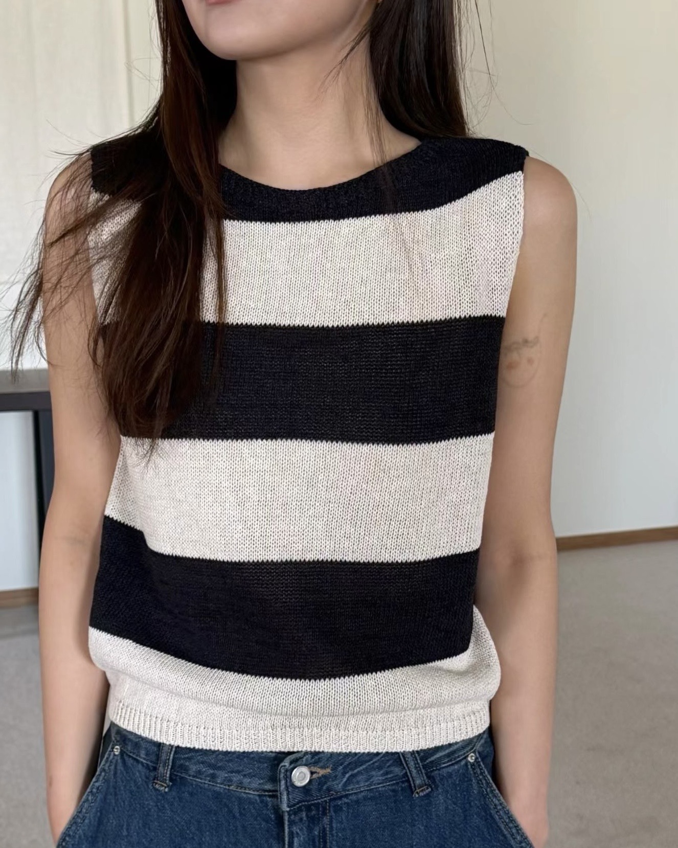 Thick Stripe Sleeveless Knit Top