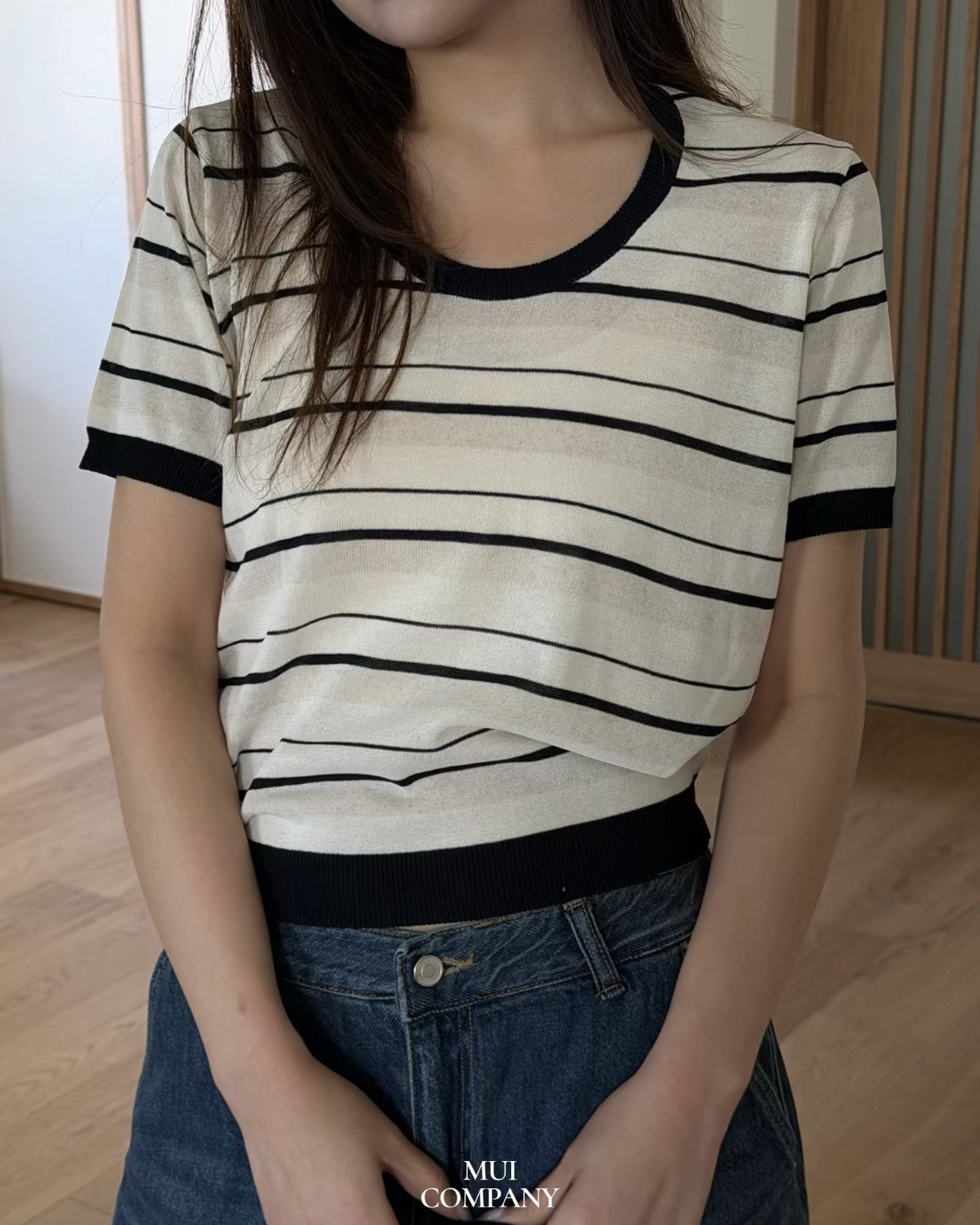 U Neck Thin Stripe Knit Top