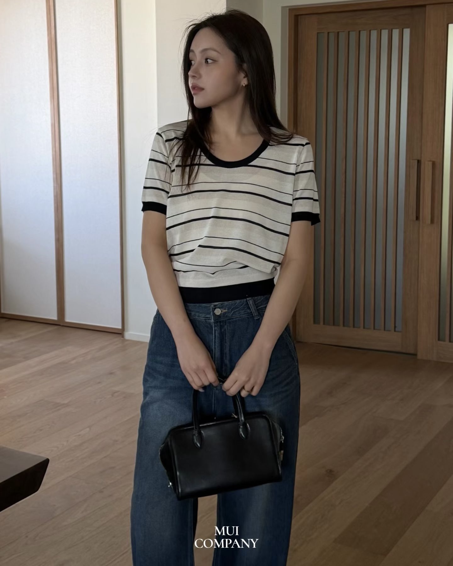 U Neck Thin Stripe Knit Top