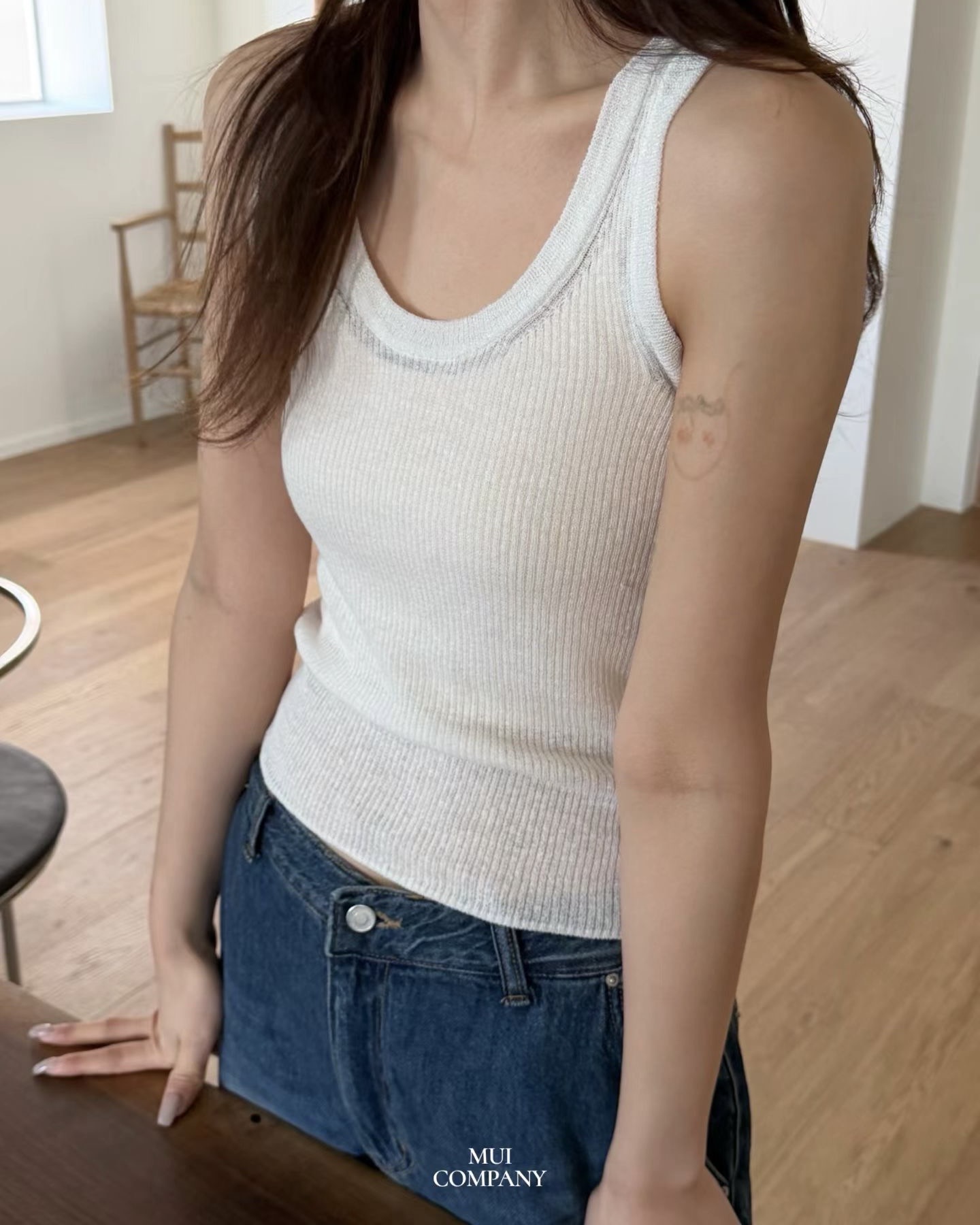 U Neck Light Knit Sleeveless Top
