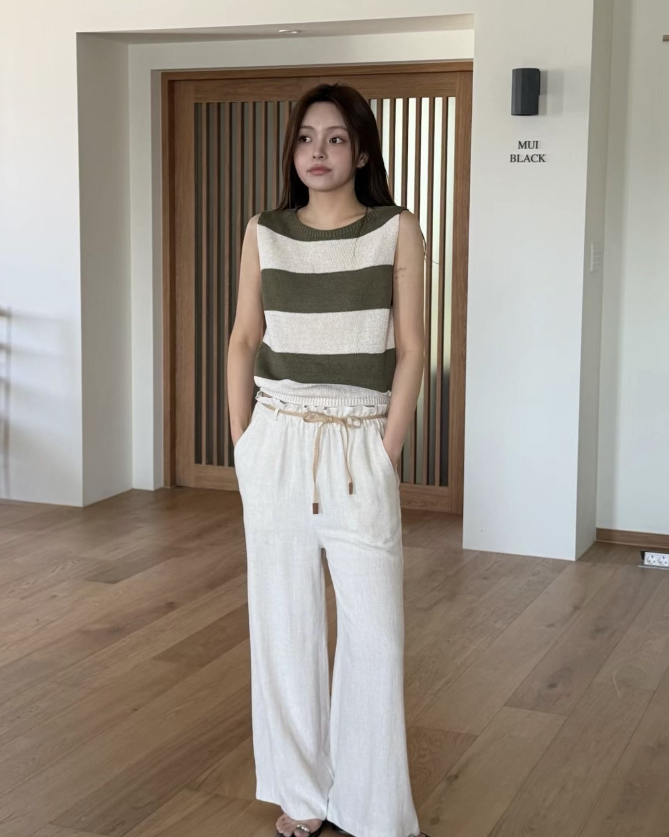 Thick Stripe Sleeveless Knit Top
