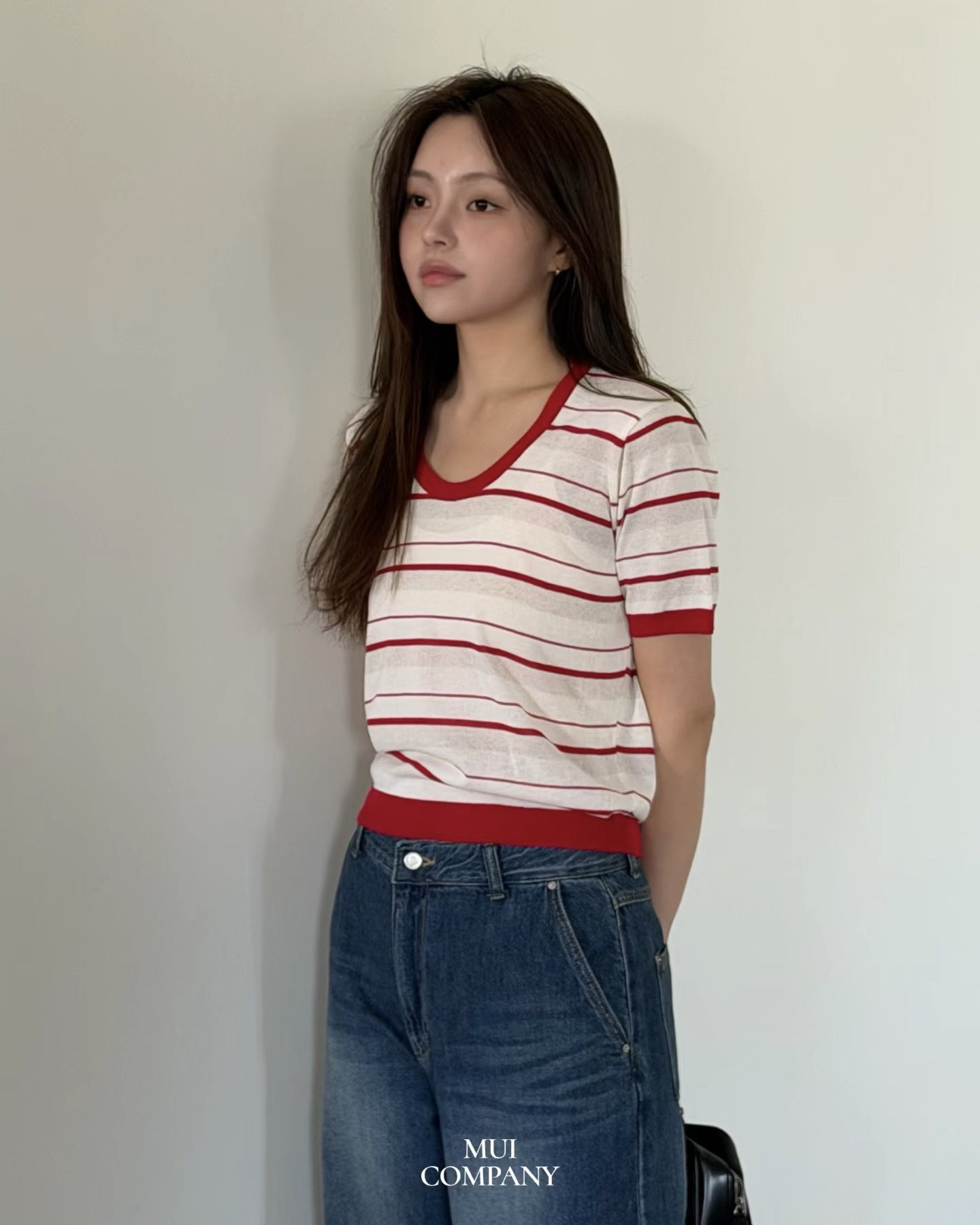 U Neck Thin Stripe Knit Top
