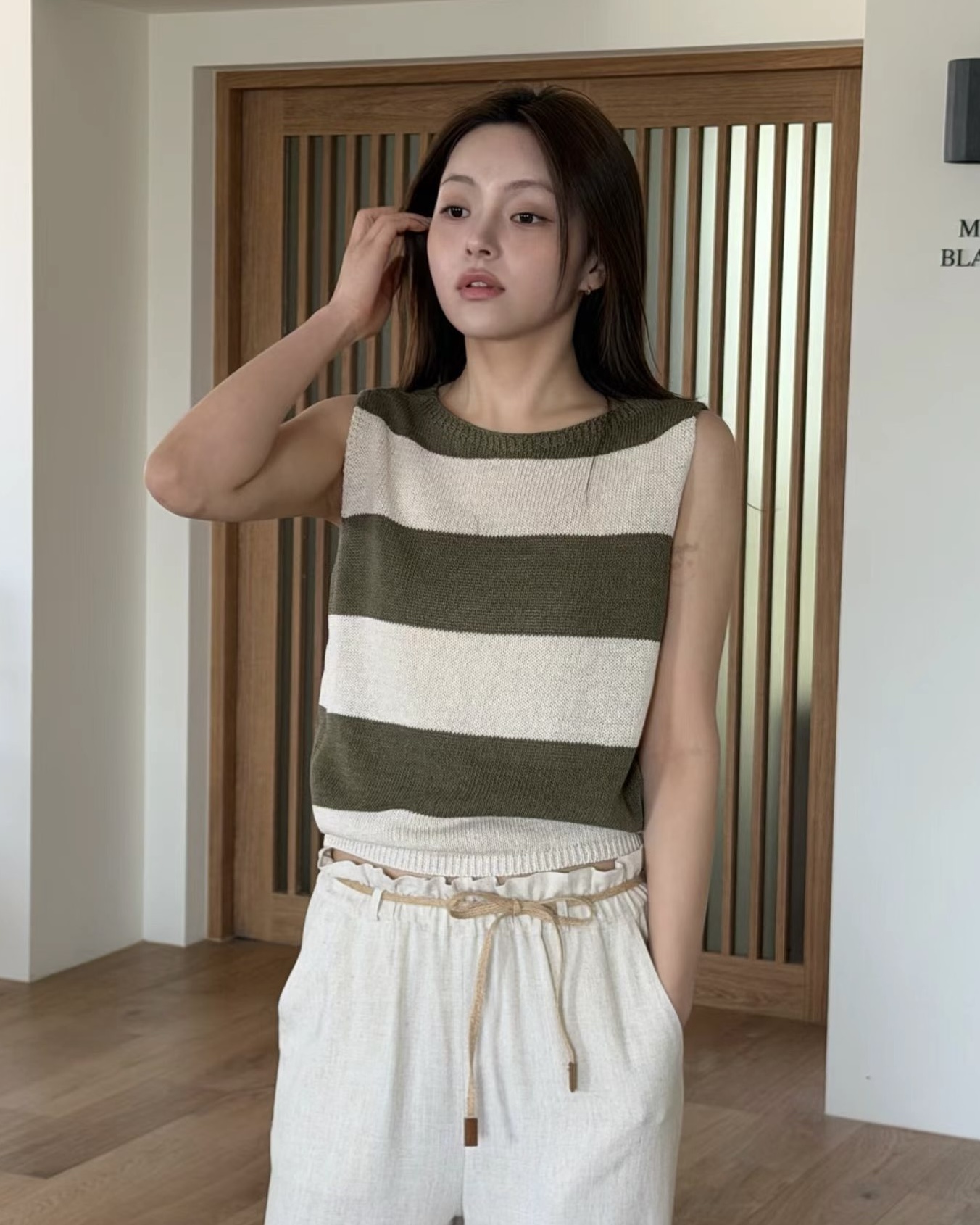 Thick Stripe Sleeveless Knit Top
