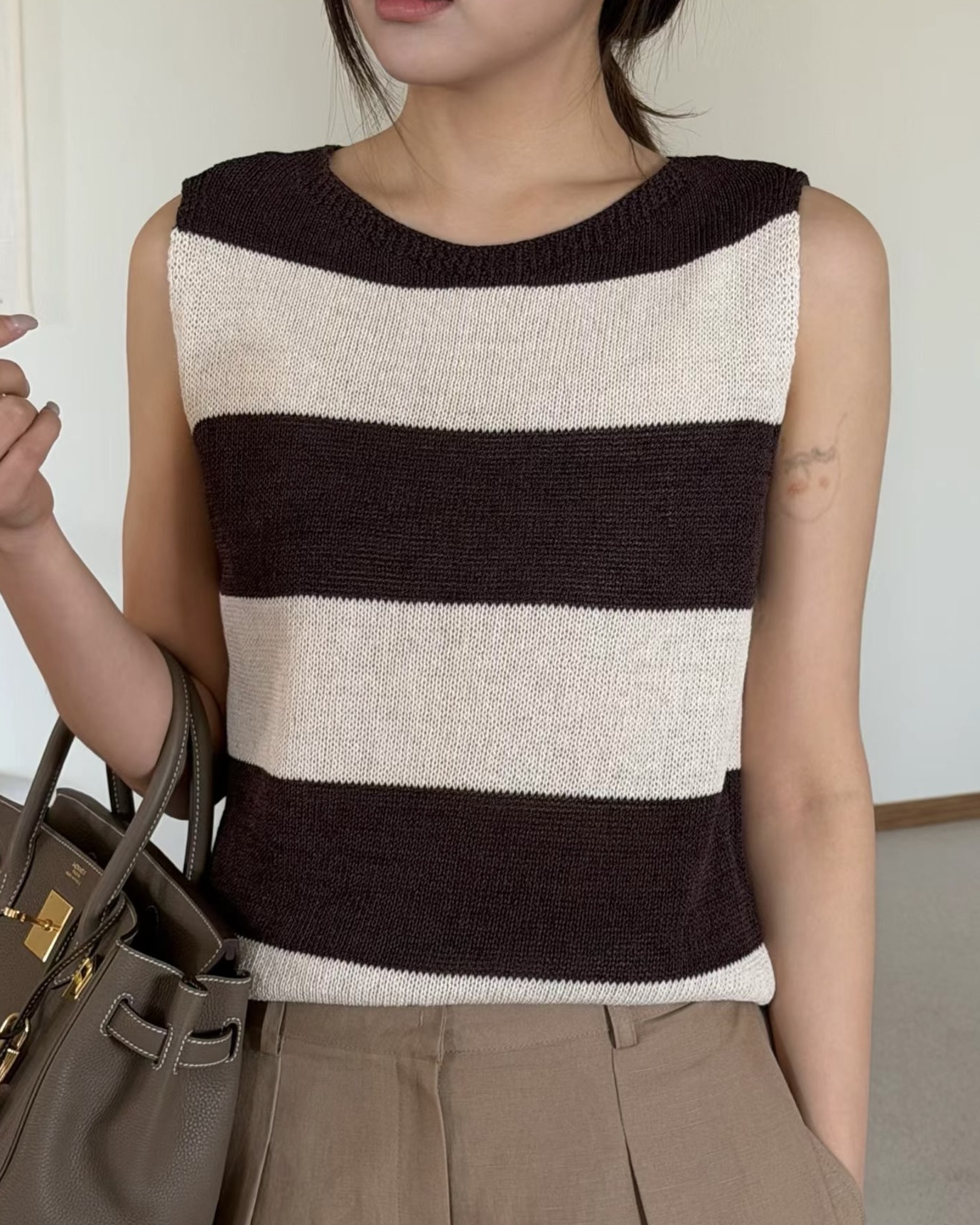 Thick Stripe Sleeveless Knit Top
