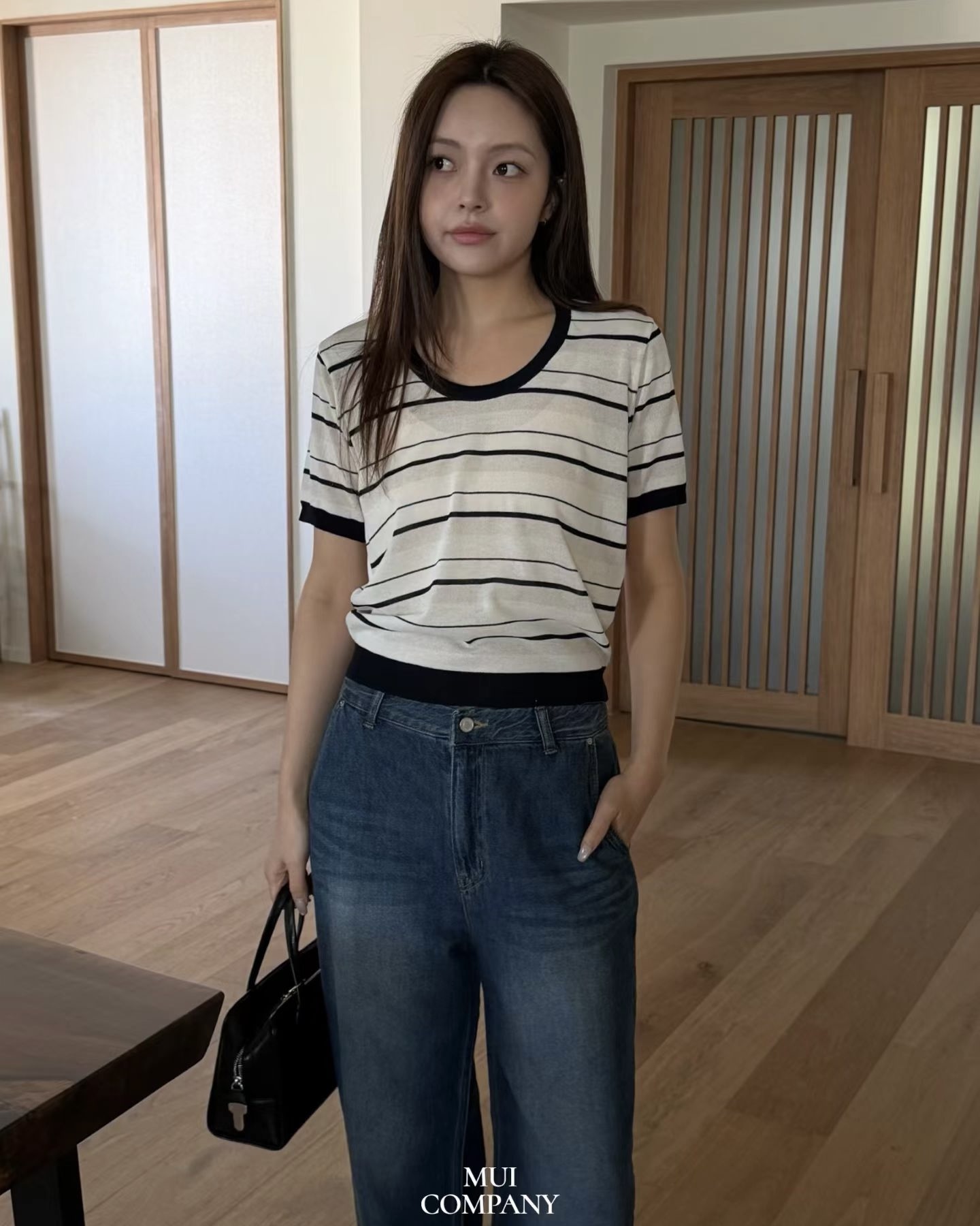 U Neck Thin Stripe Knit Top