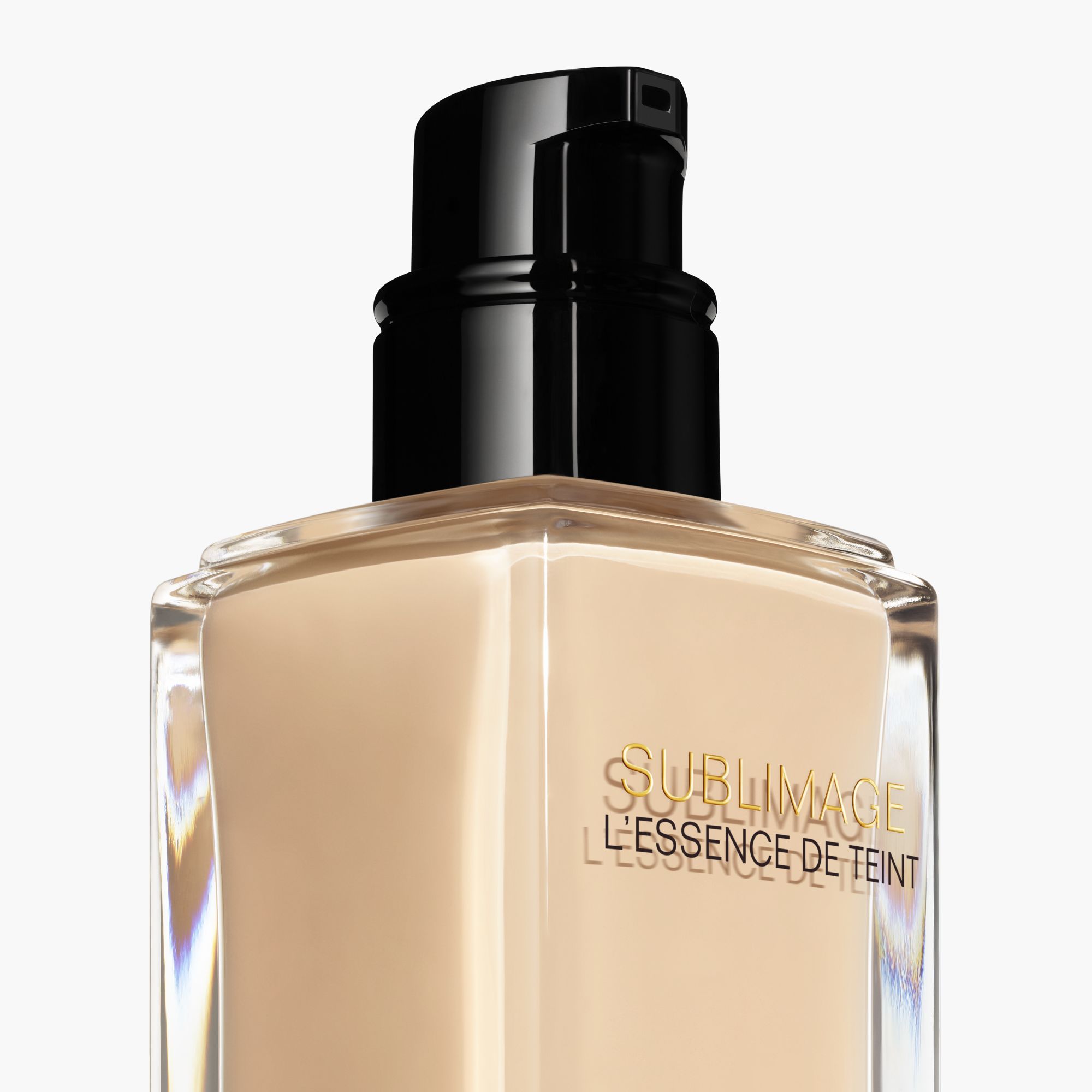 SERUM FOUNDATION UNTUK MENCERAHKAN DAN MEREGENERASI KULIT