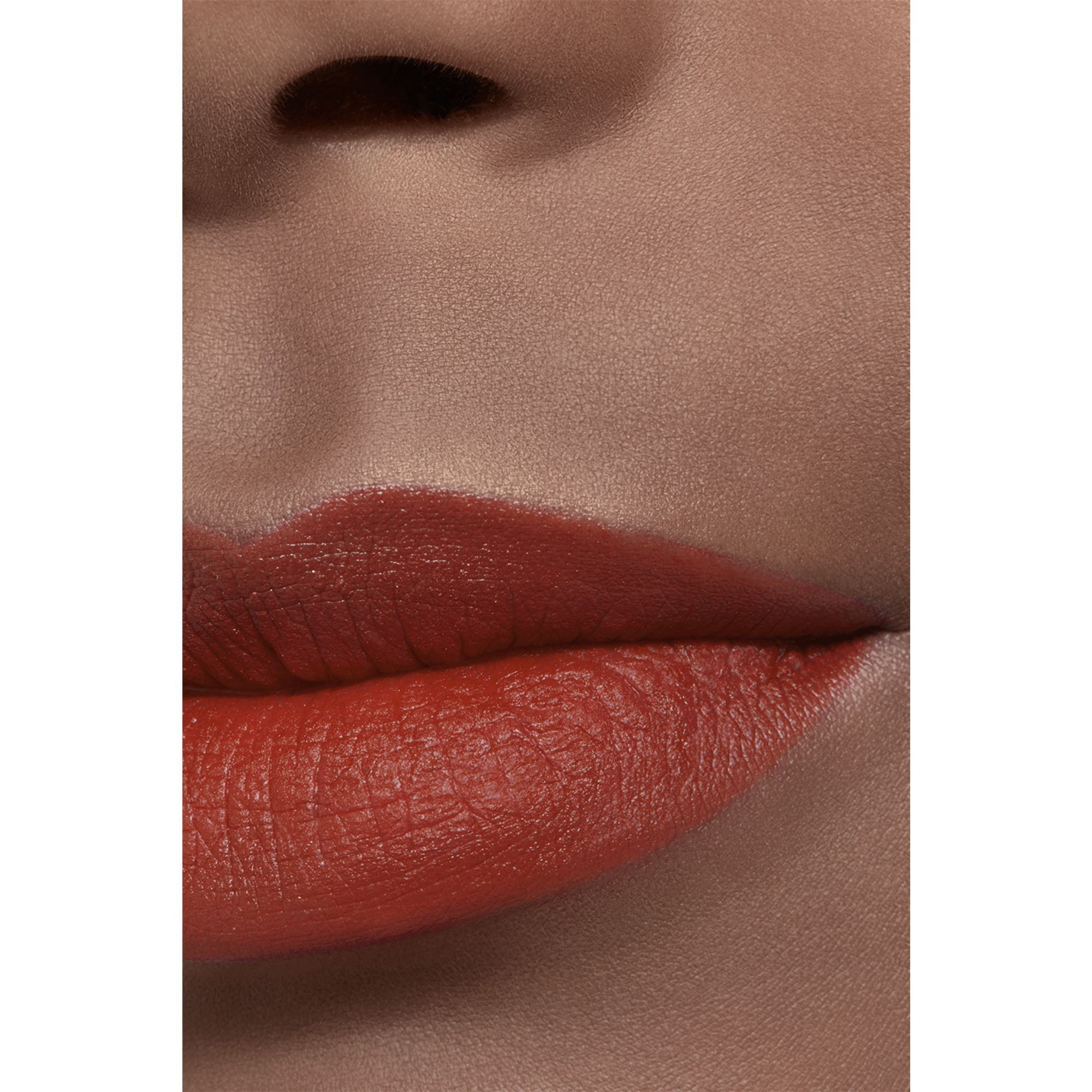 WARNA BIBIR MATTE BERKILAU