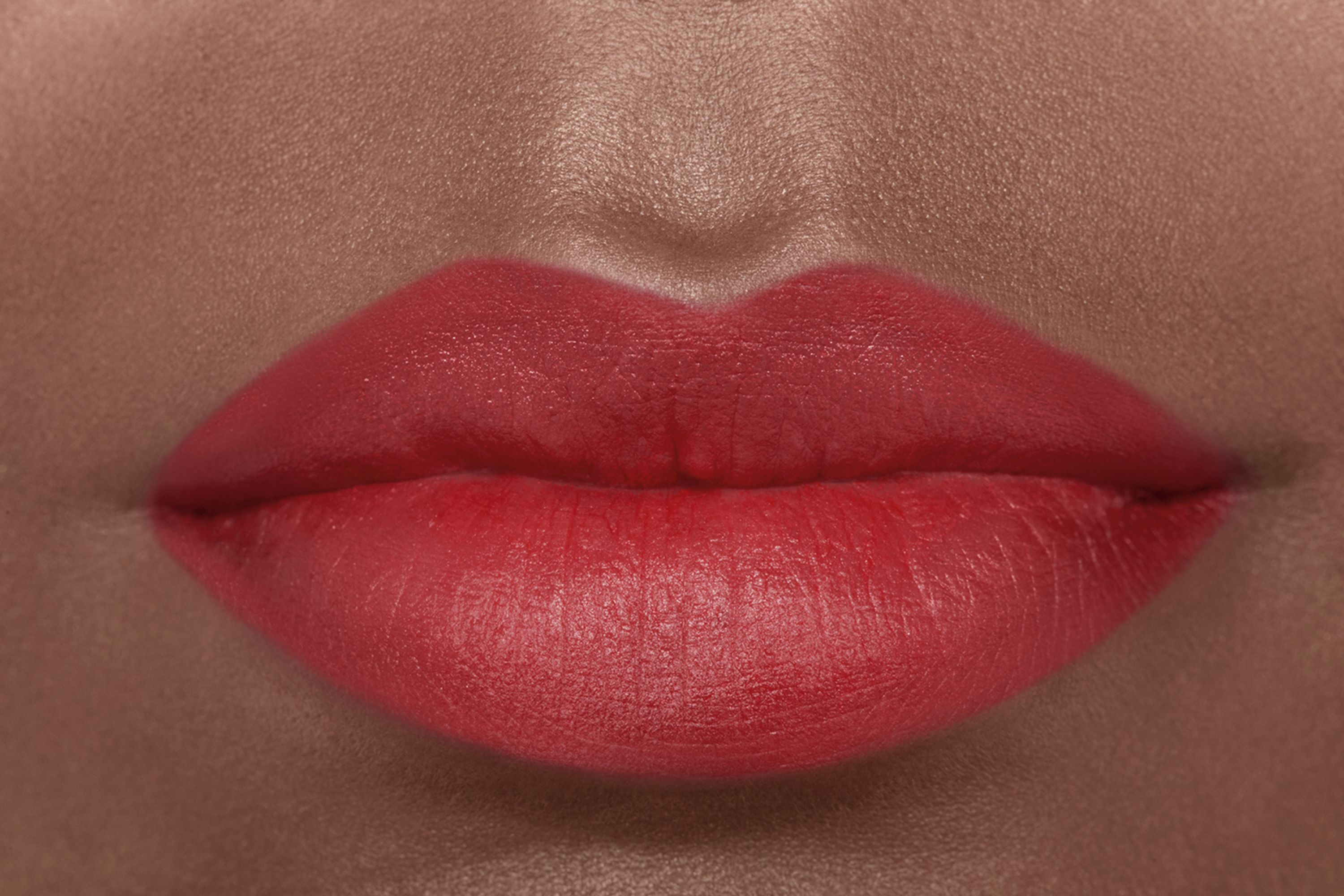 PEMULAS BIBIR MATTE BERKILAU