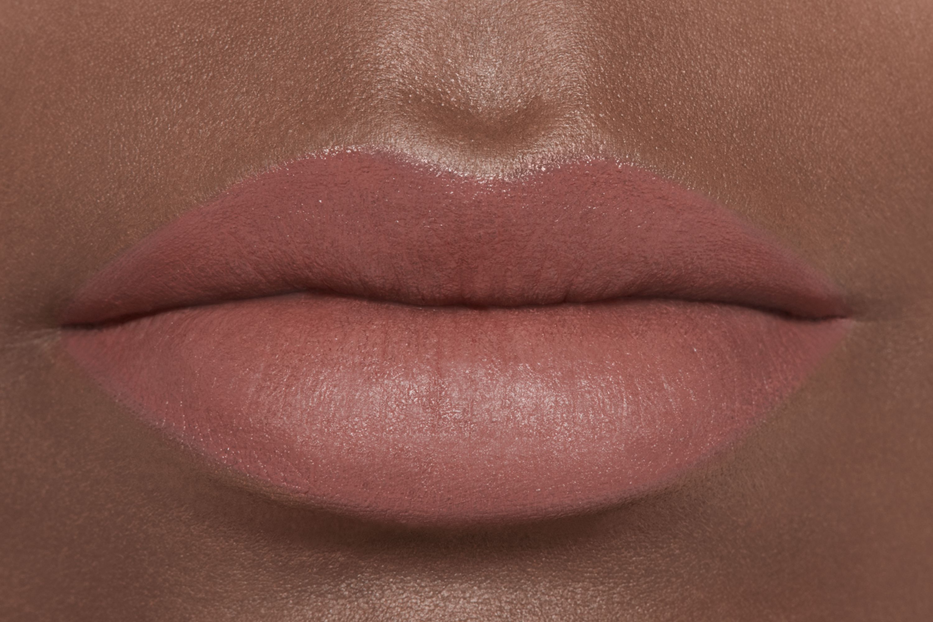 PEMULAS BIBIR MATTE BERKILAU