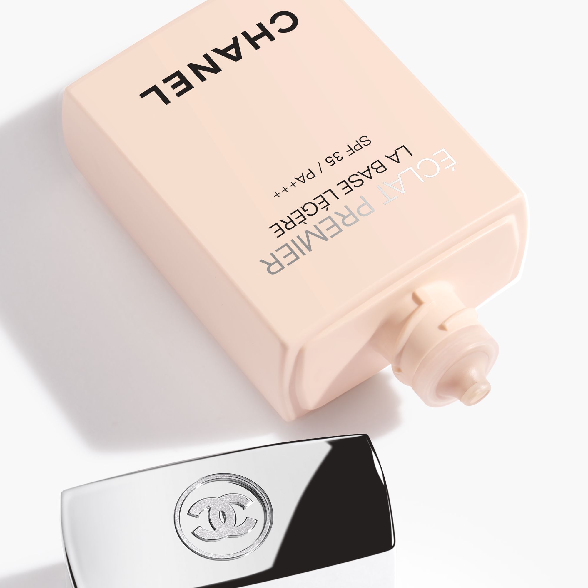 MAKEUP PRIMER UNTUK MENCERAHKAN DAN MEMPERBAIKI DENGAN TEKSTUR RINGAN SPF 35 / PA+++