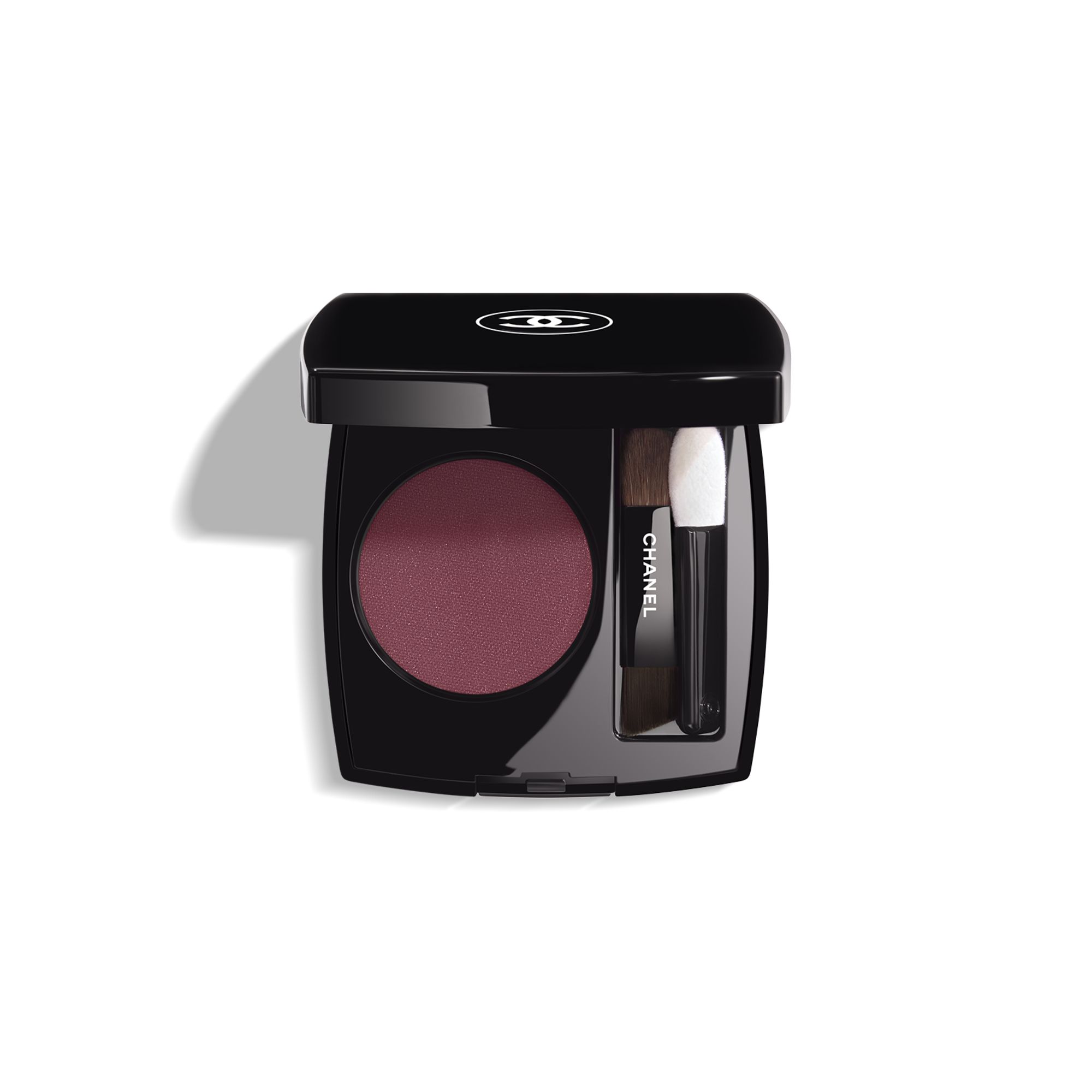 Eyeshadow Tahan Lama yang Bisa Digunakan dalam Berbagai Gaya