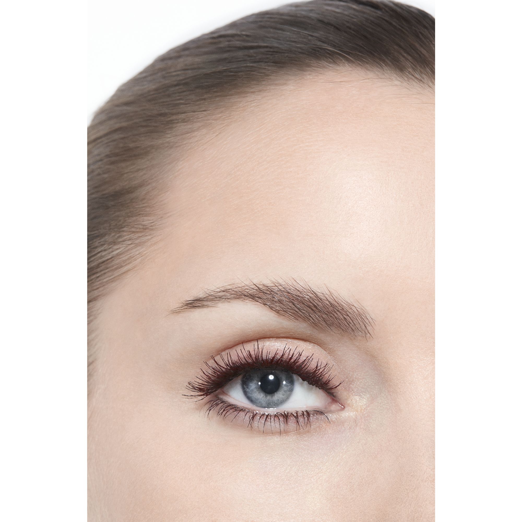 MASKARA SERBAGUNA: VOLUME, PANJANG, LENTIK, DAN TEGAS