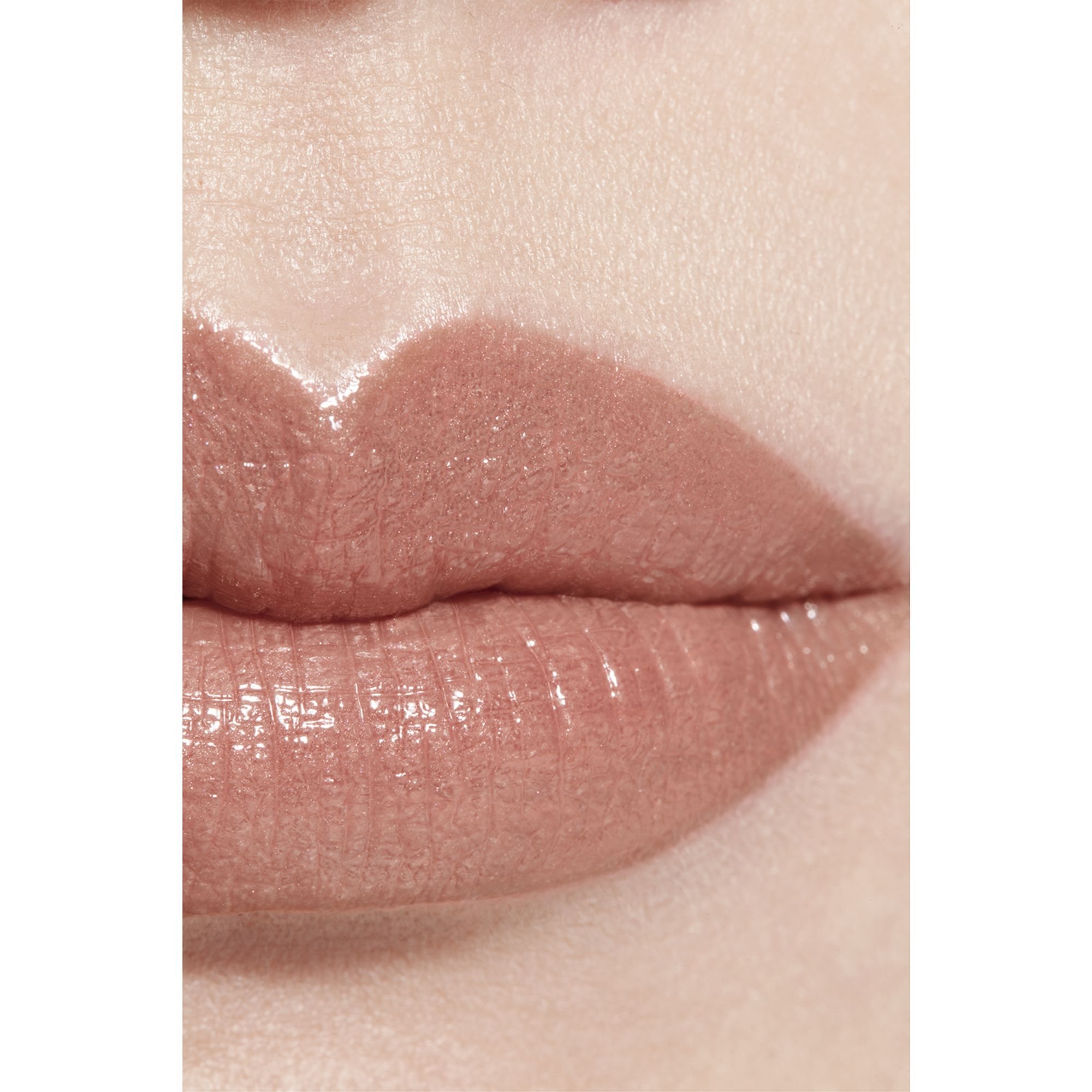 PEWARNA BIBIR KAYA PIGMEN YANG EFEKTIF MERAWAT DAN MENCERAHKAN