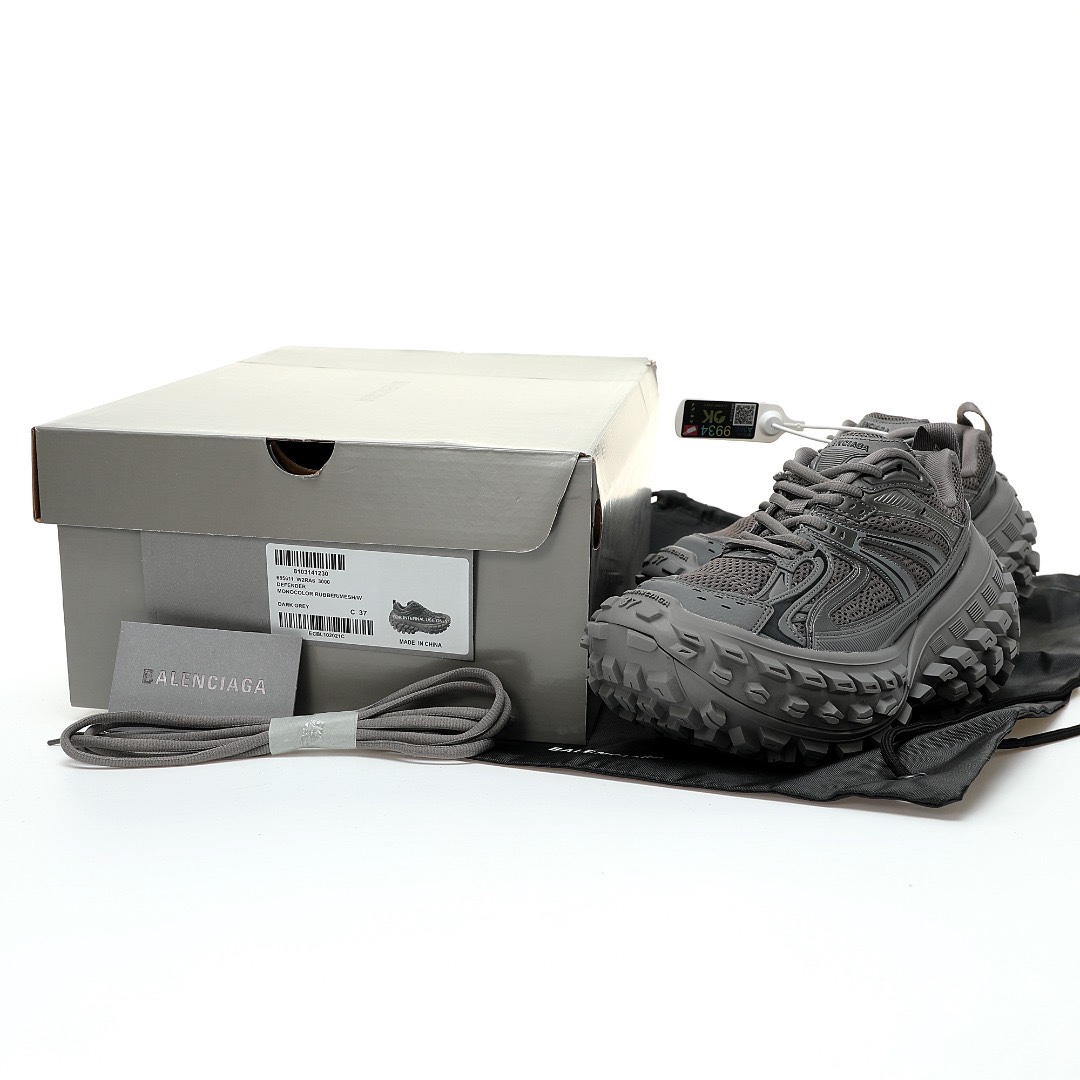 BALENCIAGA Defender Rubber Platform Sneakers"Worn-Out/Black"