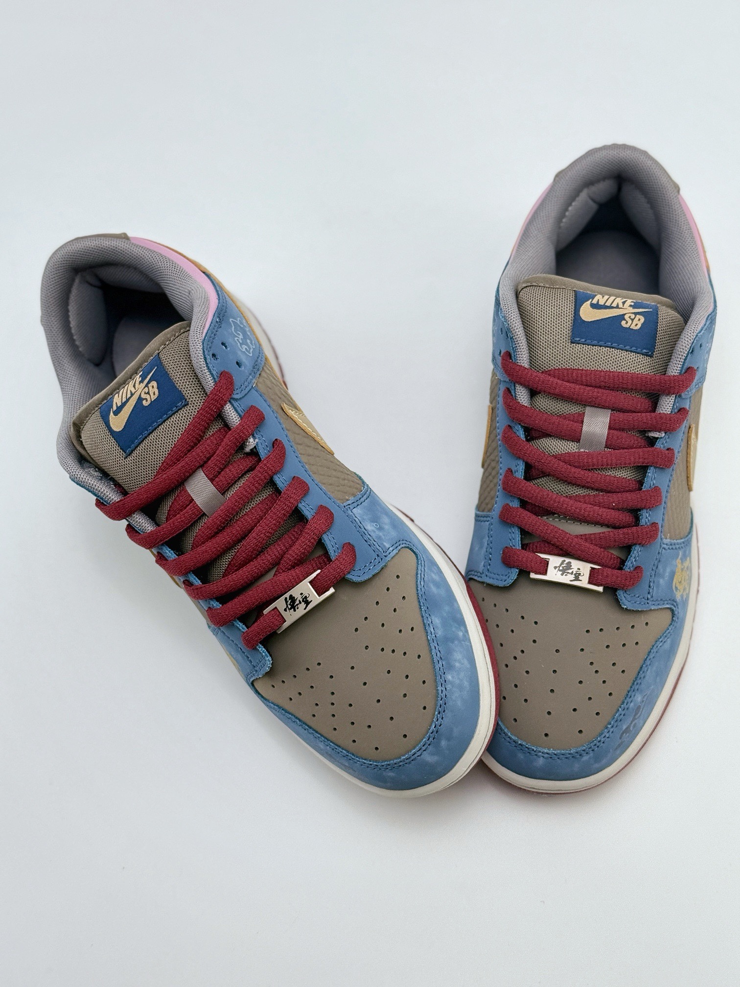 SB Dunk Low 黑神話悟空 祥雲龍紋