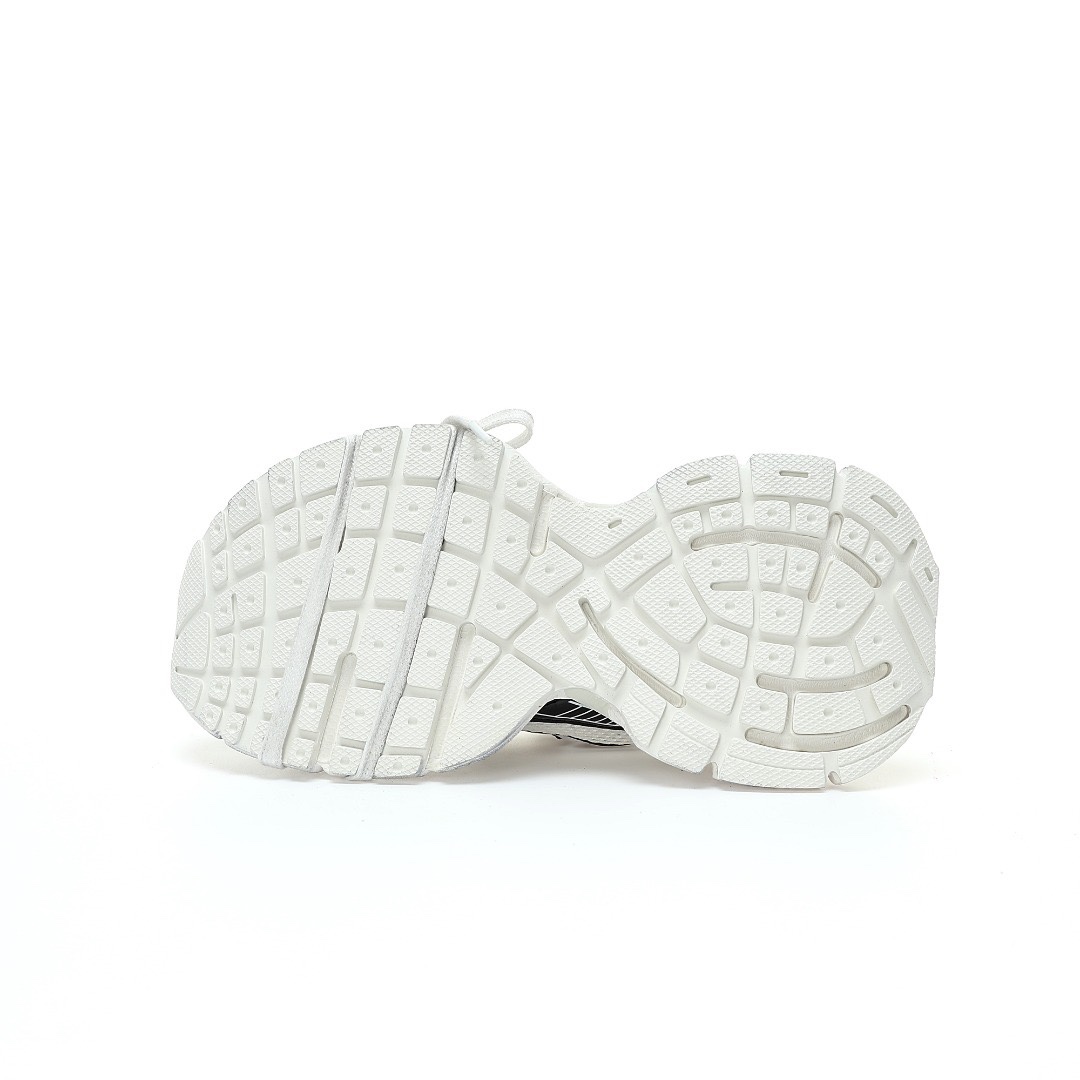 BALENCIAGA 3XL Sneakers 3+
