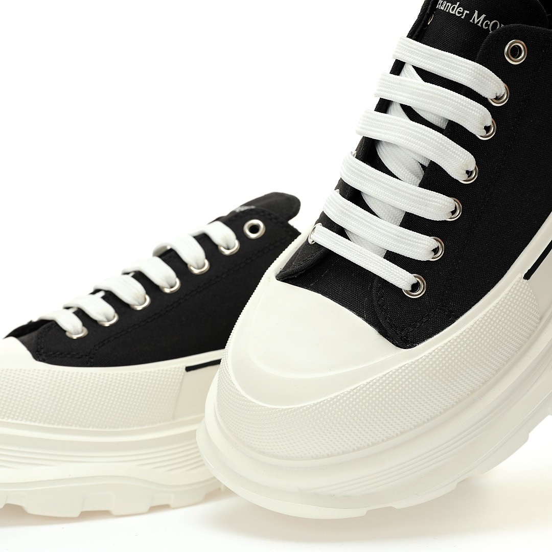 Chunky Tread Slick Low Sneakers