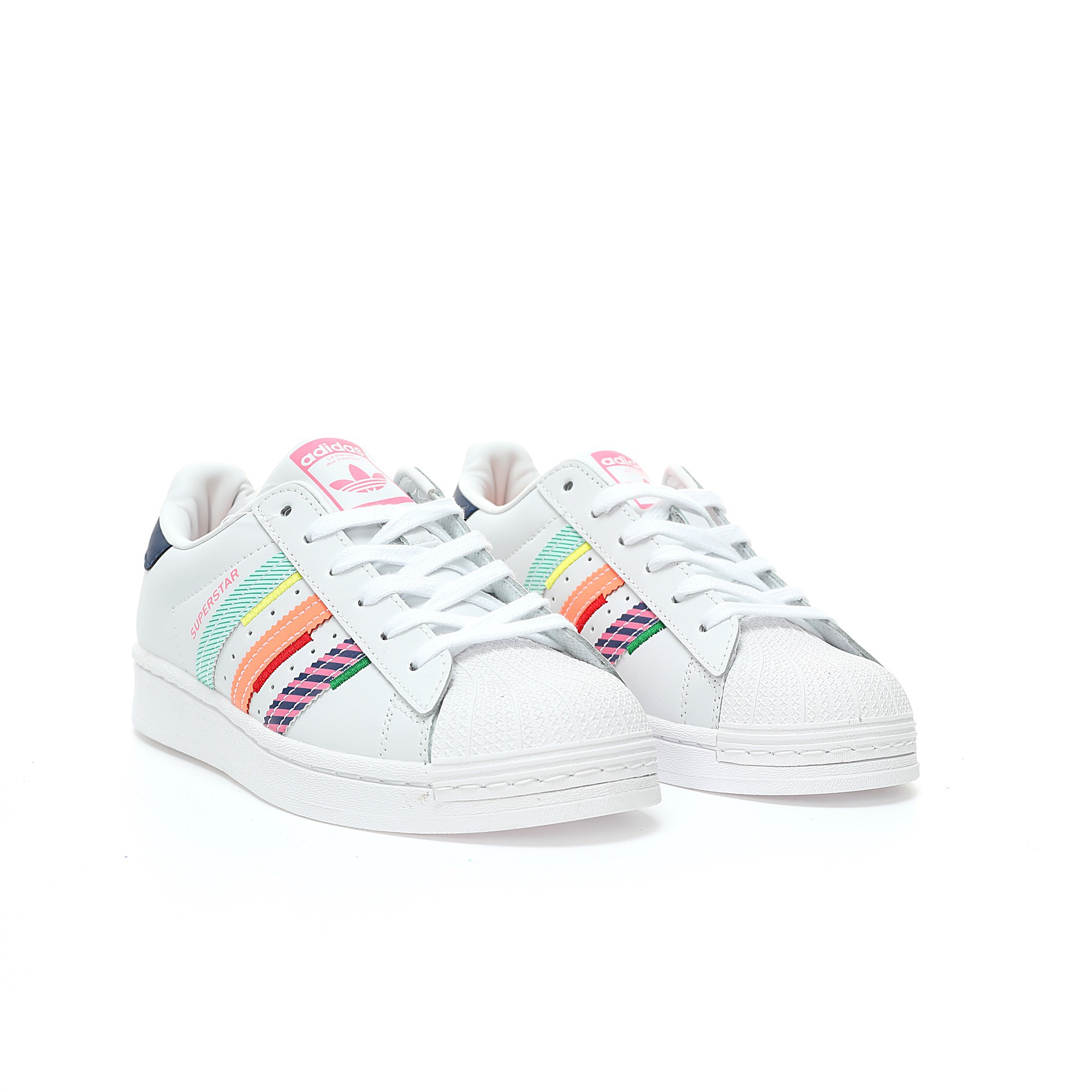 Adidas「貝殼頭」