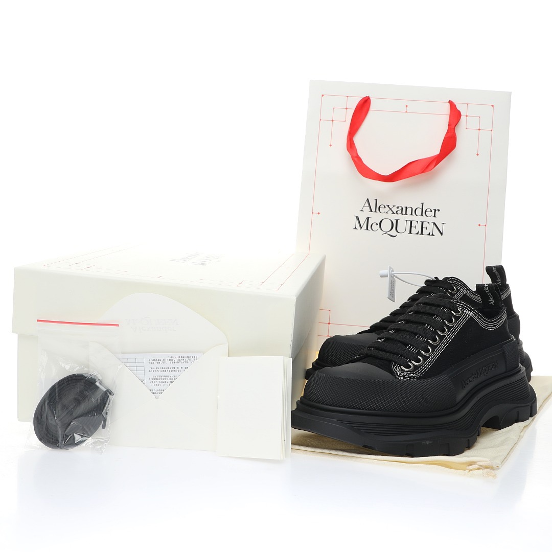 Chunky Tread Slick Low Sneakers