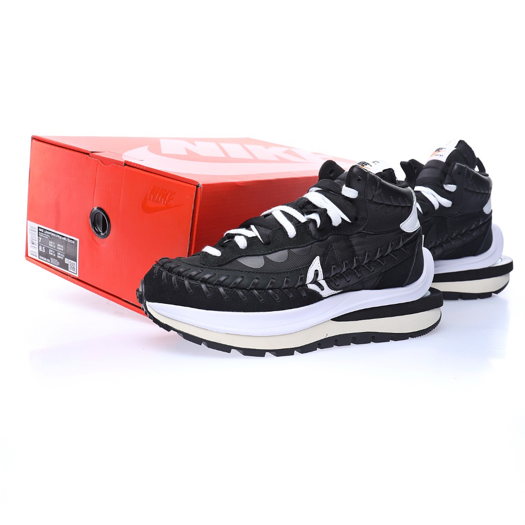 Jean Paul Gaultier x Sacai x Nike VaporWaffle High"Black/White"