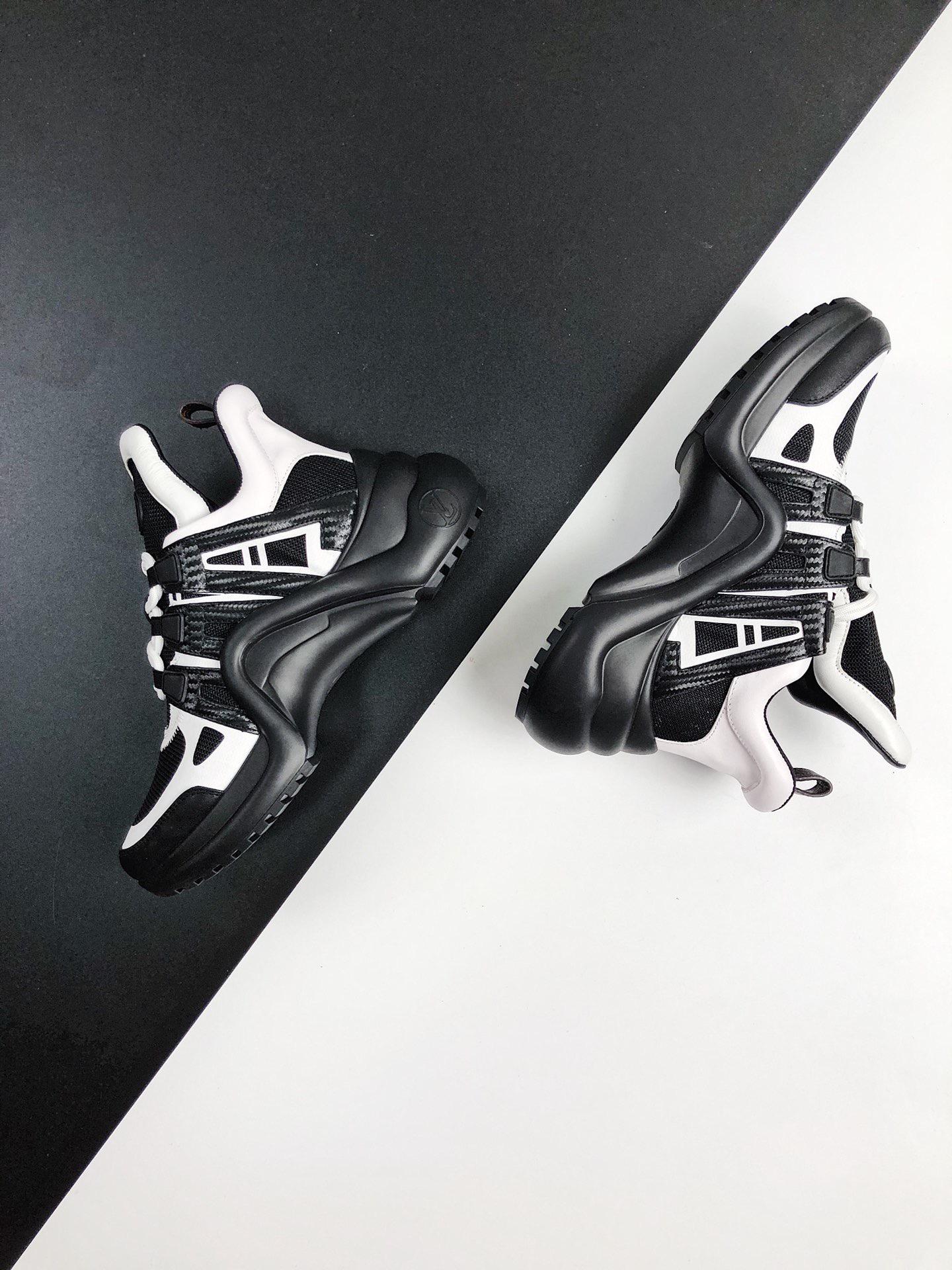 LOUIS VUITTON Archlight