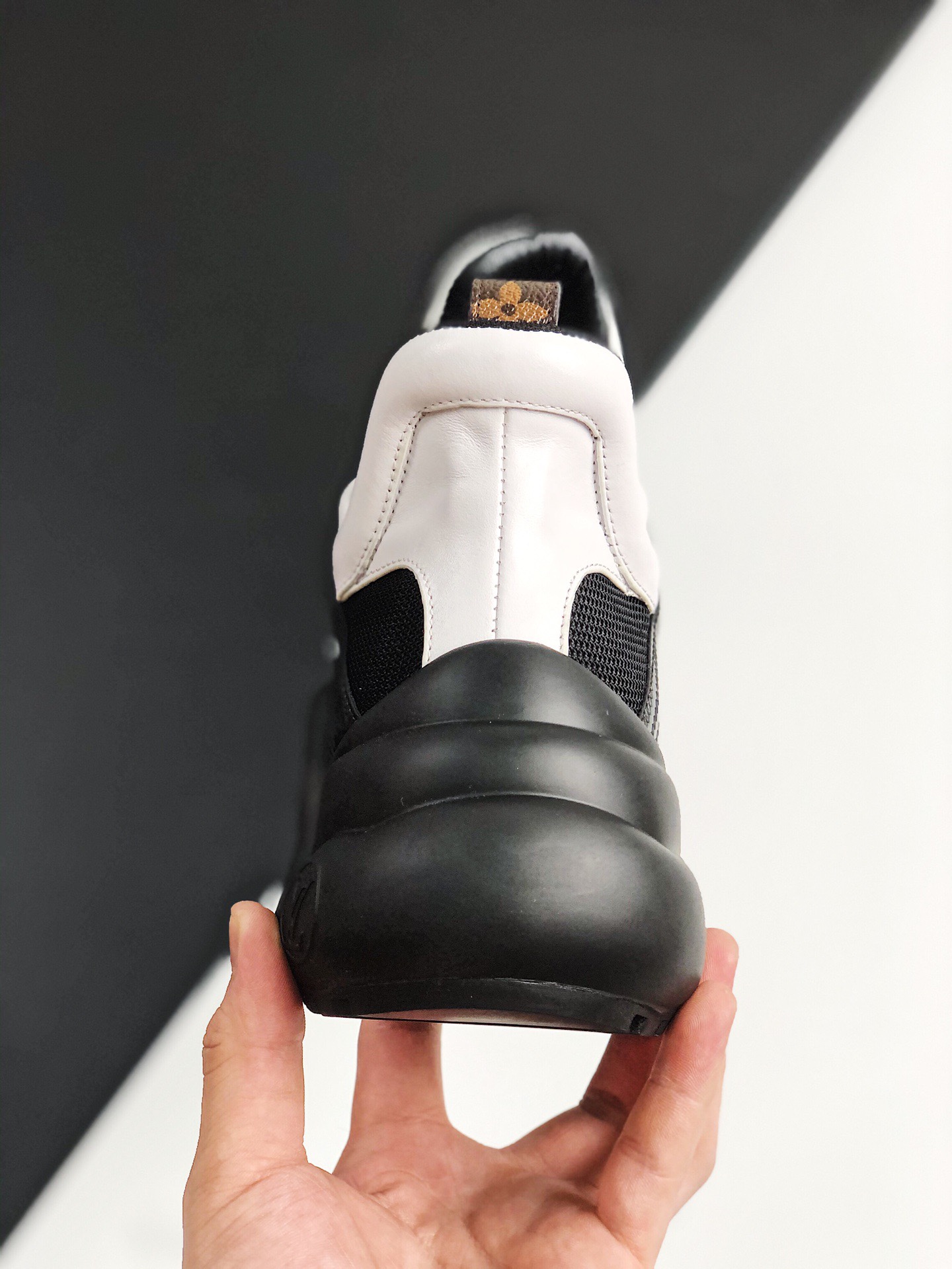 LOUIS VUITTON Archlight