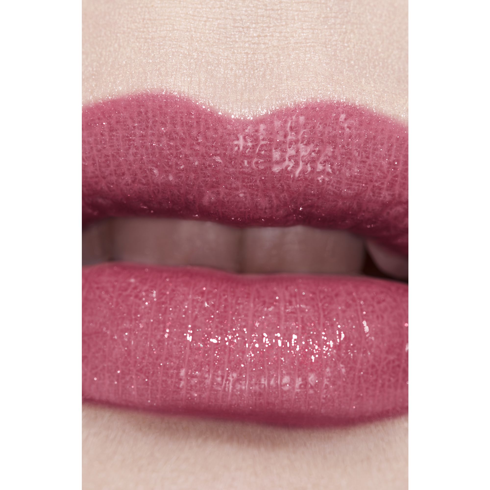 LIP BALM YANG MELEMBAPKAN DAN MEMPERCANTIK BIBIR