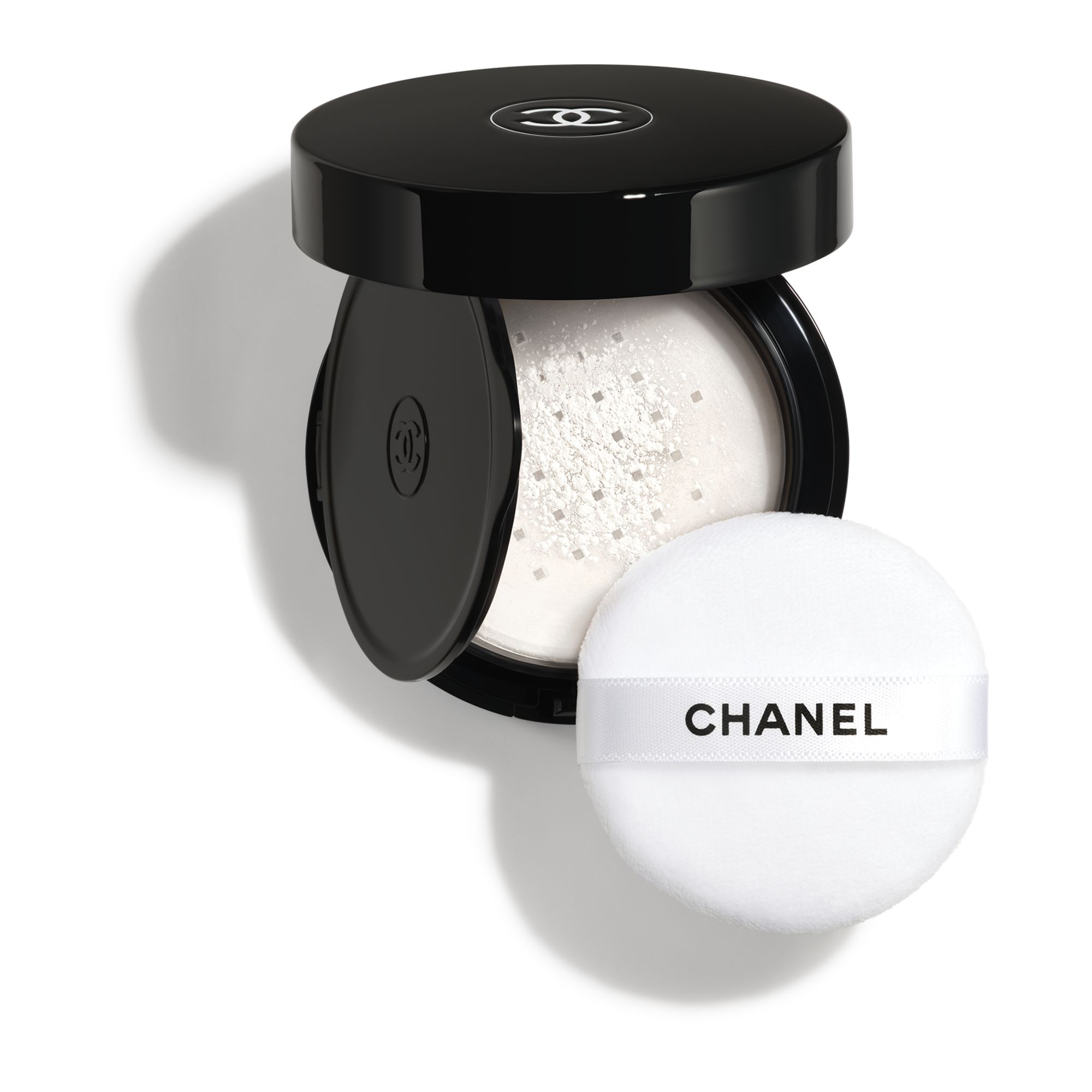 BEDAK TABUR DENGAN TAMPILAN AKHIR ALAMI DALAM UKURAN TRAVEL.