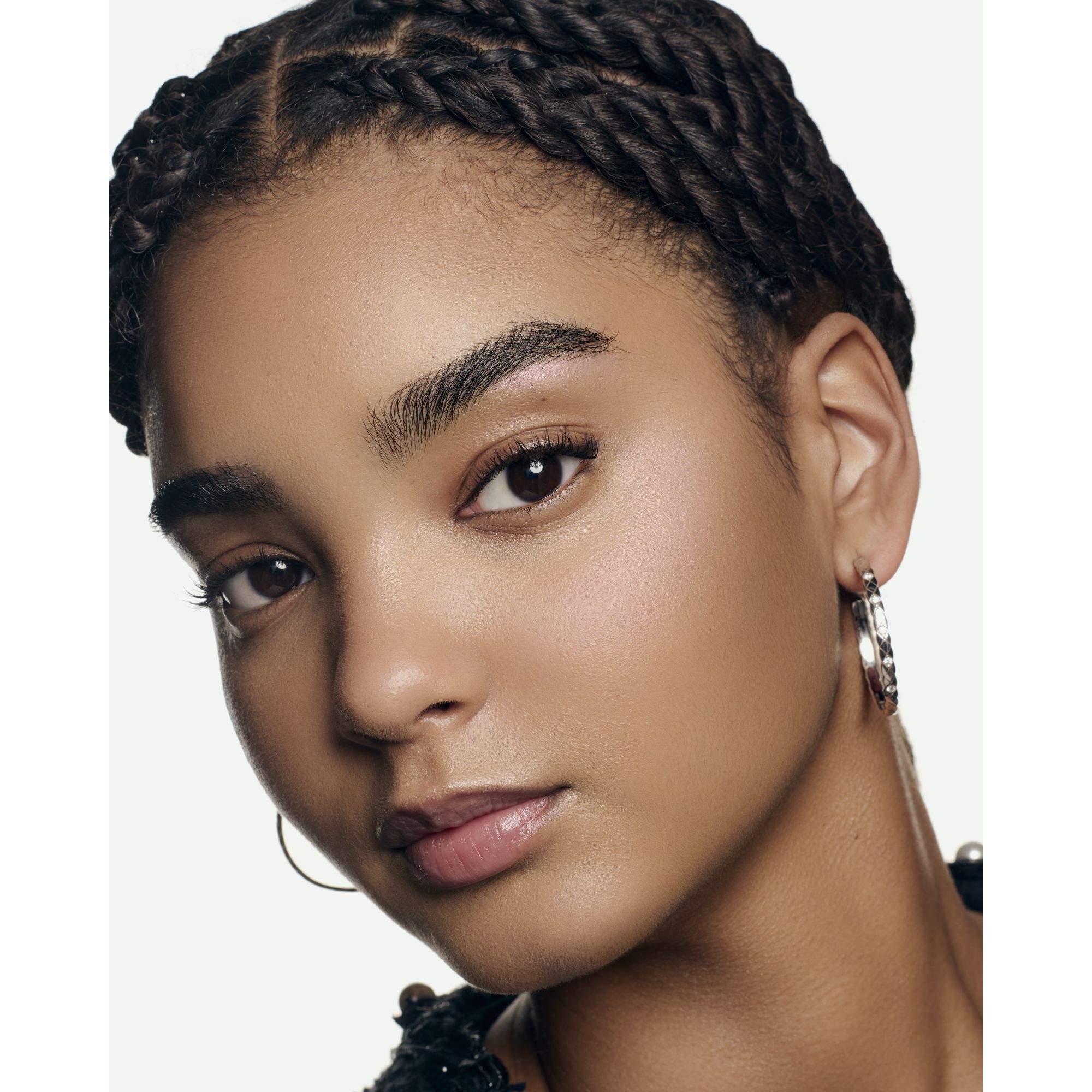 KREASI EKSKLUSIF – FRESH LIQUID HIGHLIGHTER