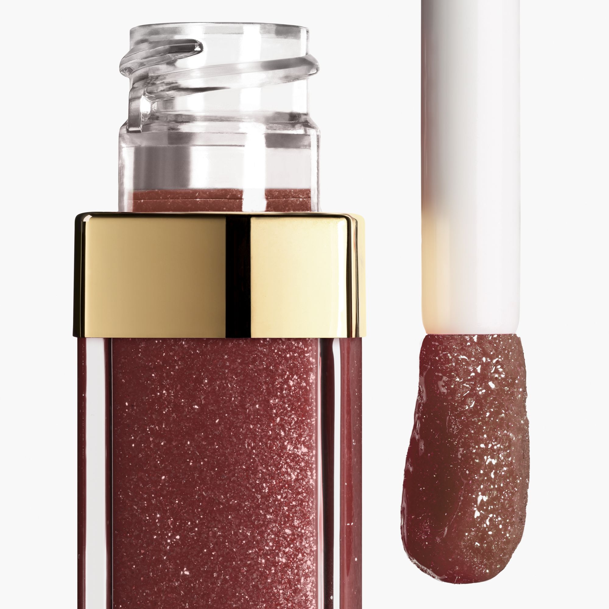 LIP GLOSS BERKILAU INTENS YANG MELEMBAPKAN DAN MENGHALUSKAN