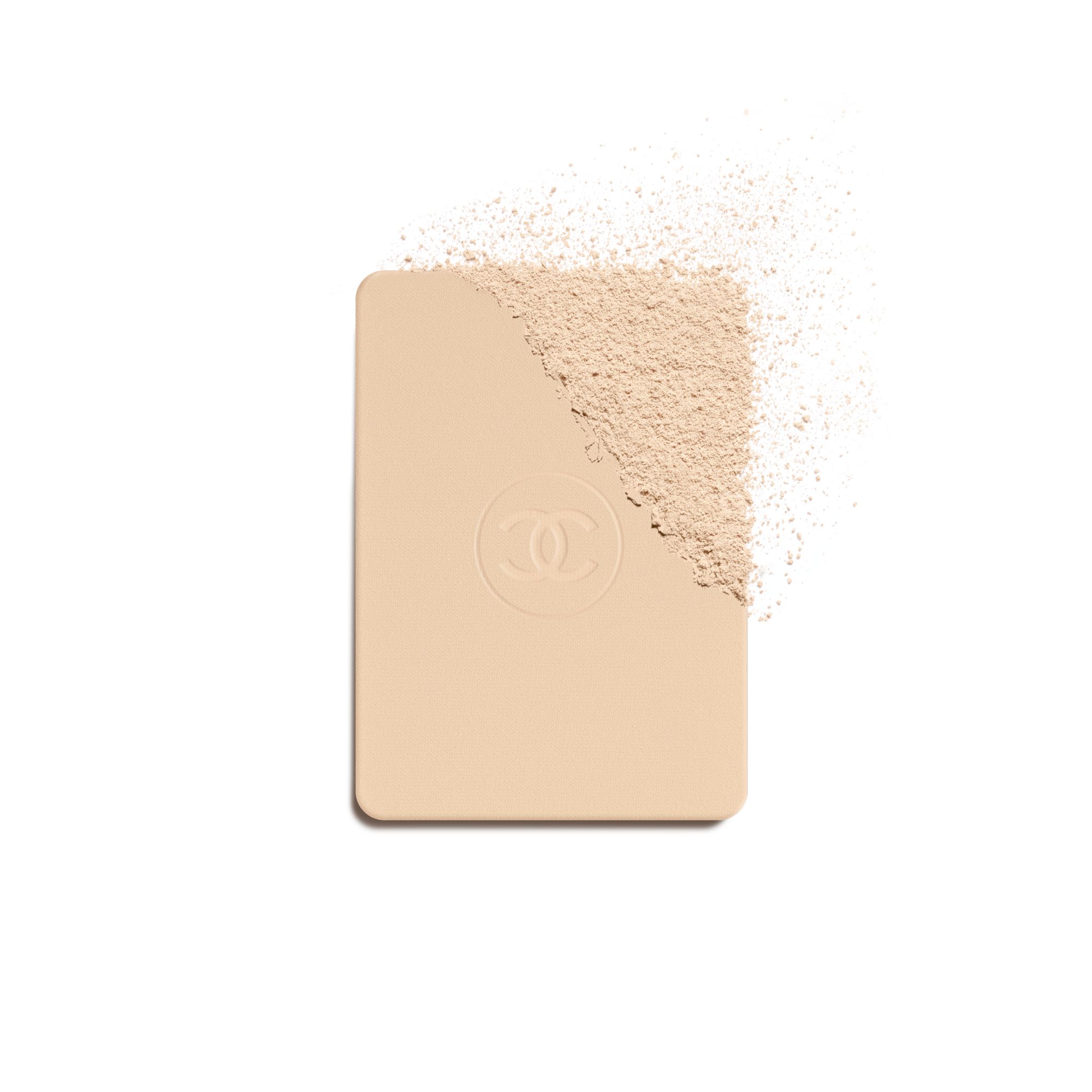 COMPACT FOUNDATION YANG MENCERAHKAN DAN MENGOREKSI DENGAN HASIL TAHAN LAMA