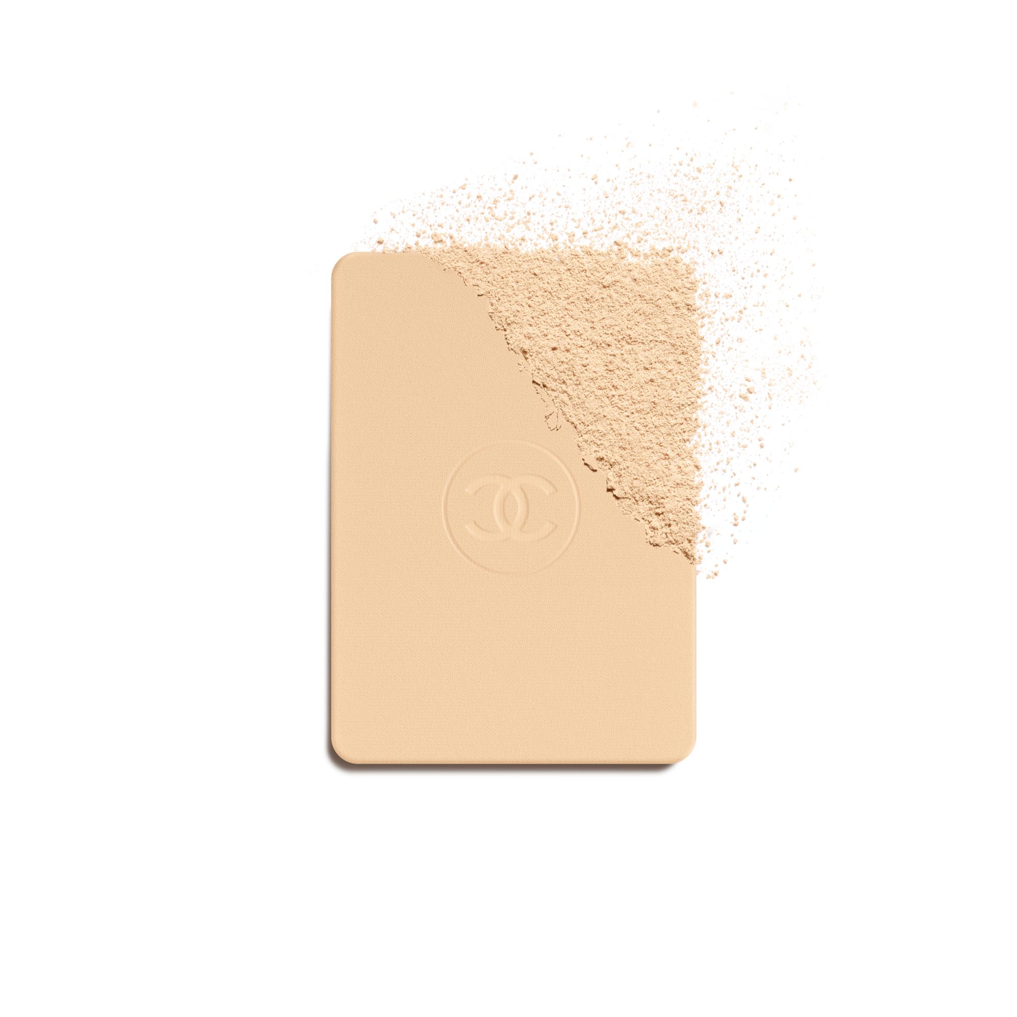 COMPACT FOUNDATION YANG MENCERAHKAN DAN MENGOREKSI DENGAN HASIL TAHAN LAMA