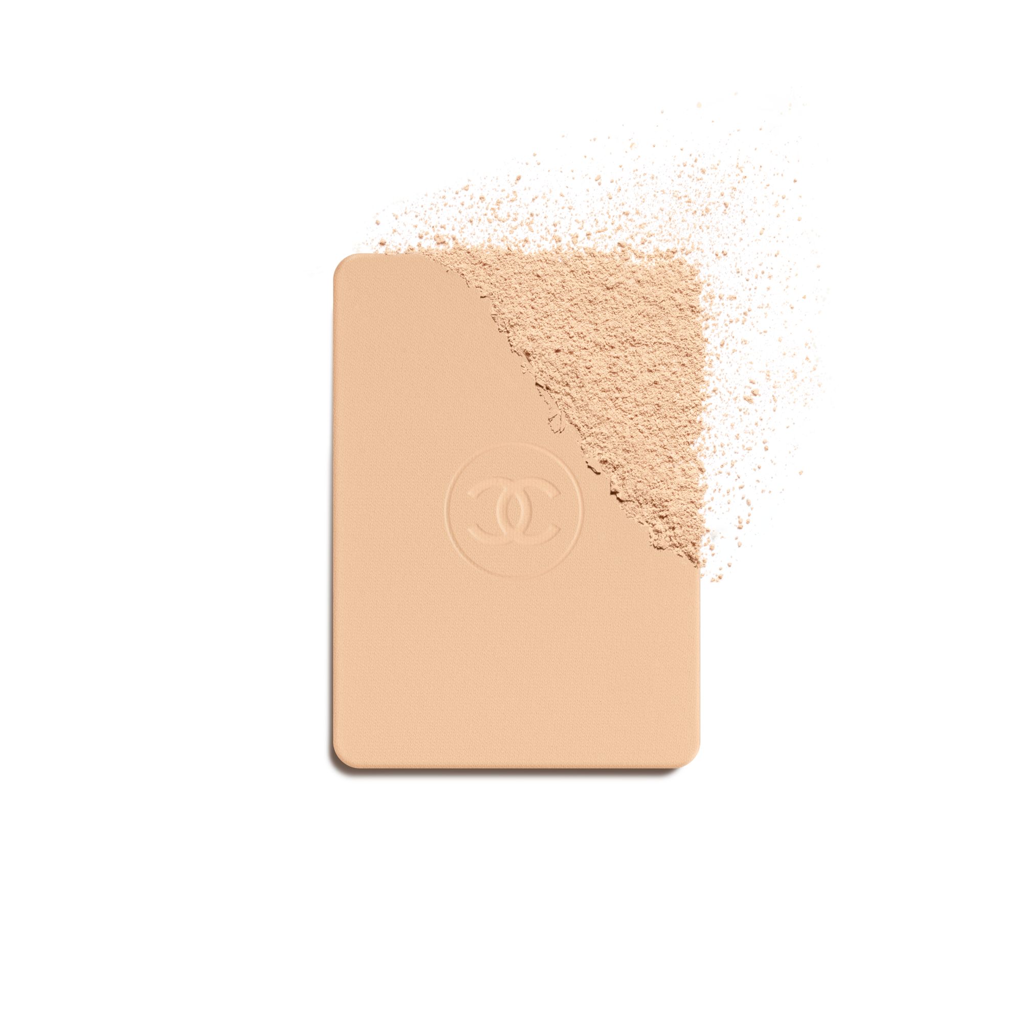 COMPACT FOUNDATION YANG MENCERAHKAN DAN MENGOREKSI DENGAN HASIL TAHAN LAMA