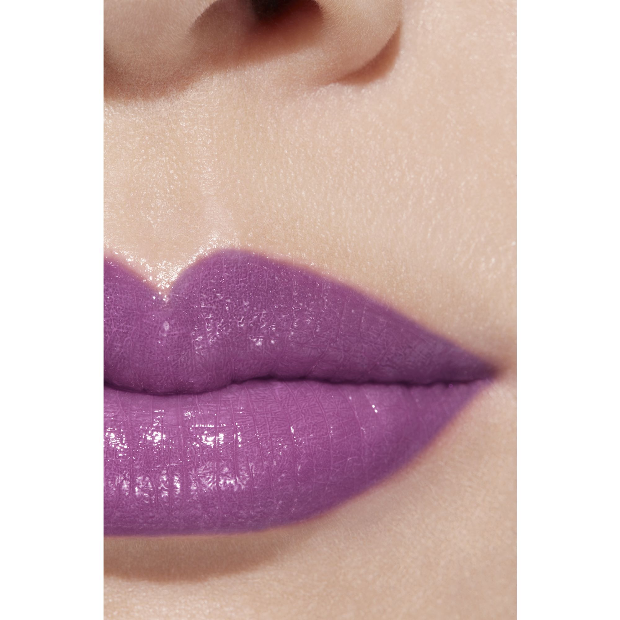 LIP BALM YANG MELEMBAPKAN DAN MEMPERCANTIK BIBIR