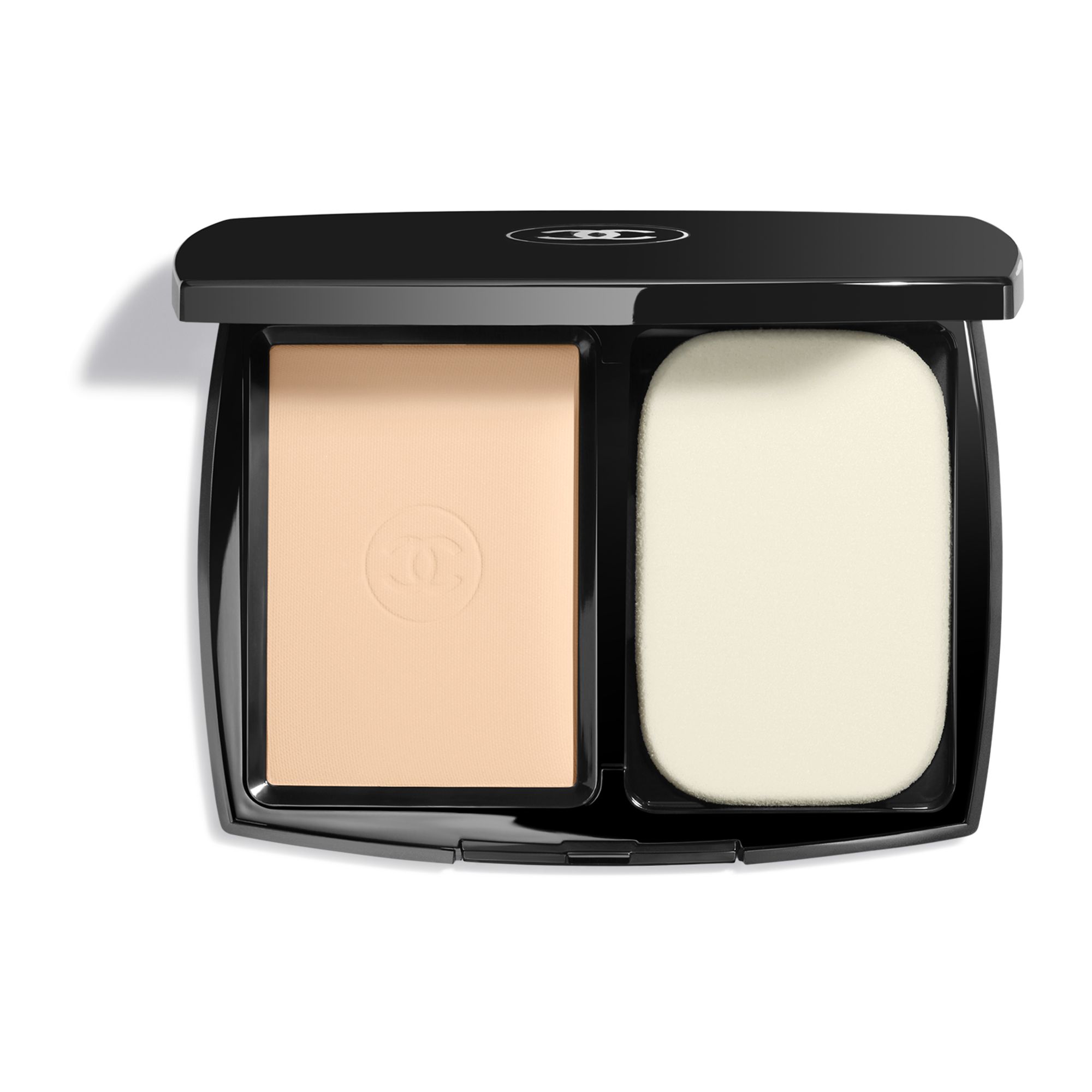 COMPACT FOUNDATION DENGAN HASIL AKHIR FLAWLESS DAN TAHAN LAMA – NYAMAN SEPANJANG HARI