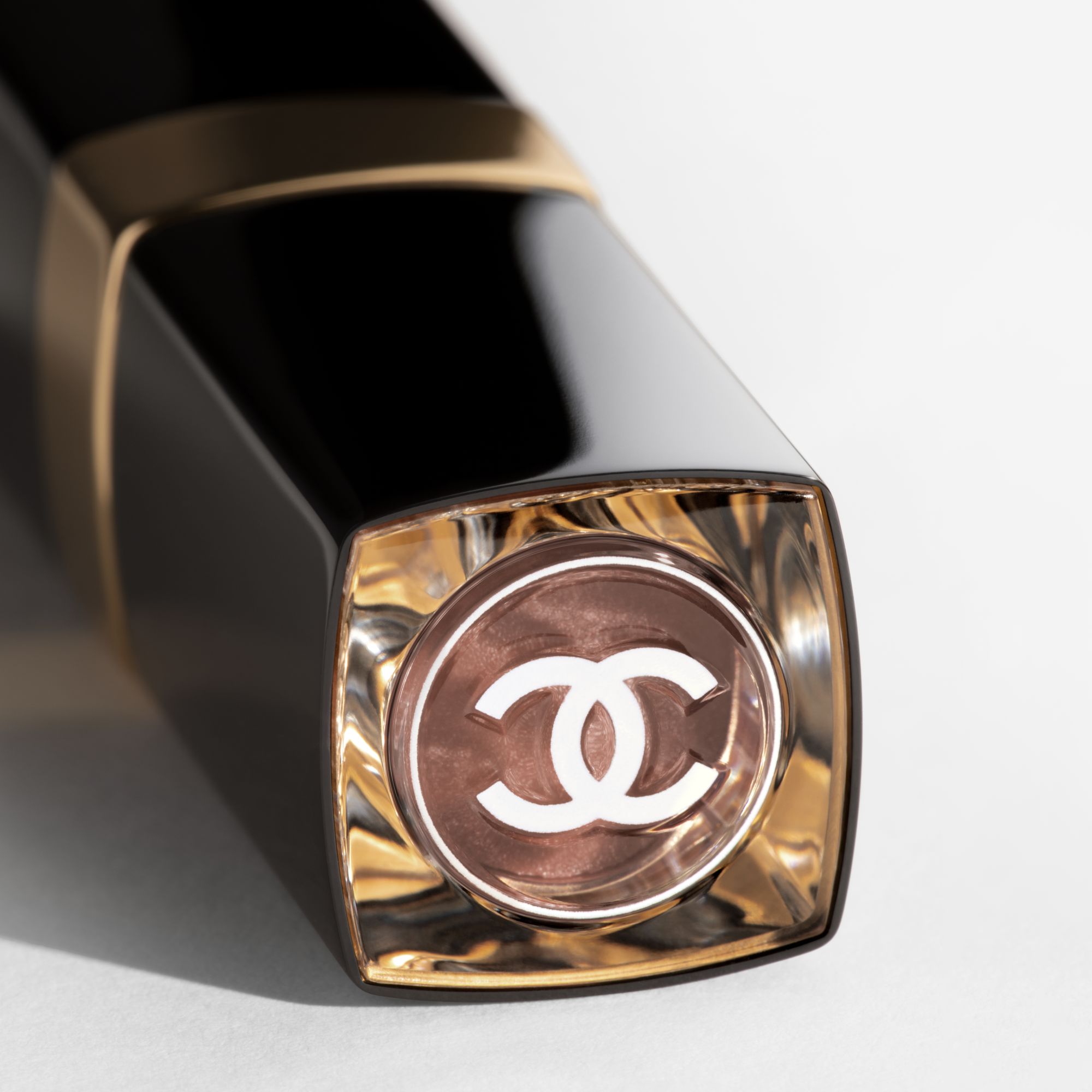 WARNA, KILAU, INTENSITAS DALAM SEKEJAP