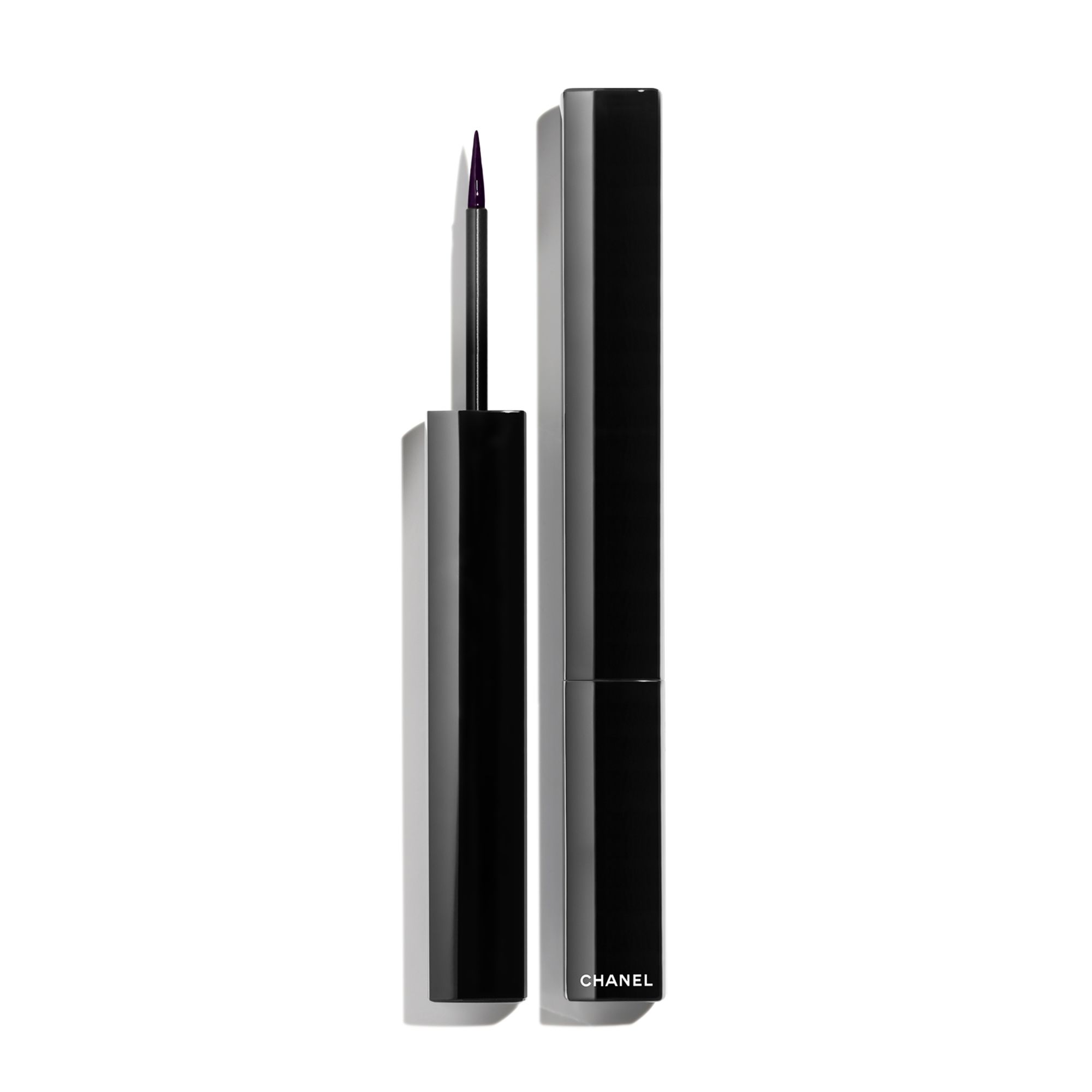 EYELINER CAIR WATERPROOF PENEGAS BENTUK MATA YANG TAHAN LAMA