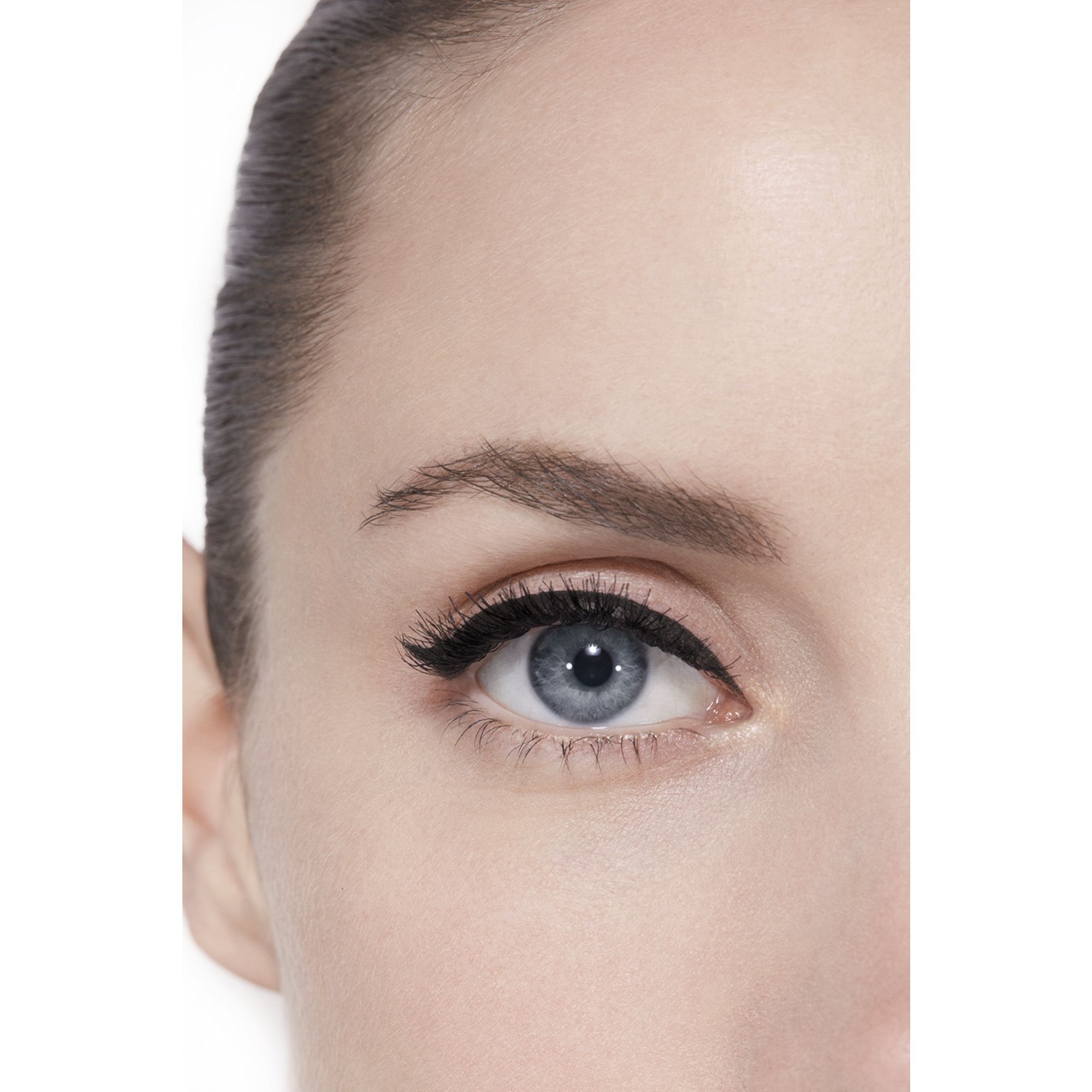 EYELINER CAIR WATERPROOF PENEGAS BENTUK MATA YANG TAHAN LAMA