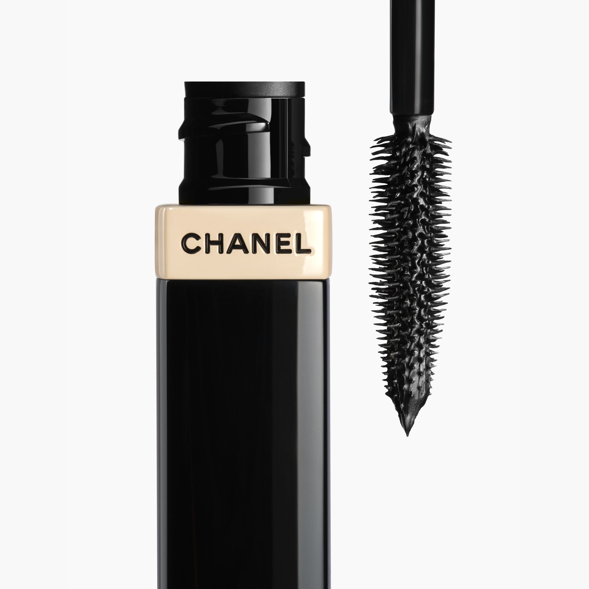 VOLUME AND DEFINITION MASCARA