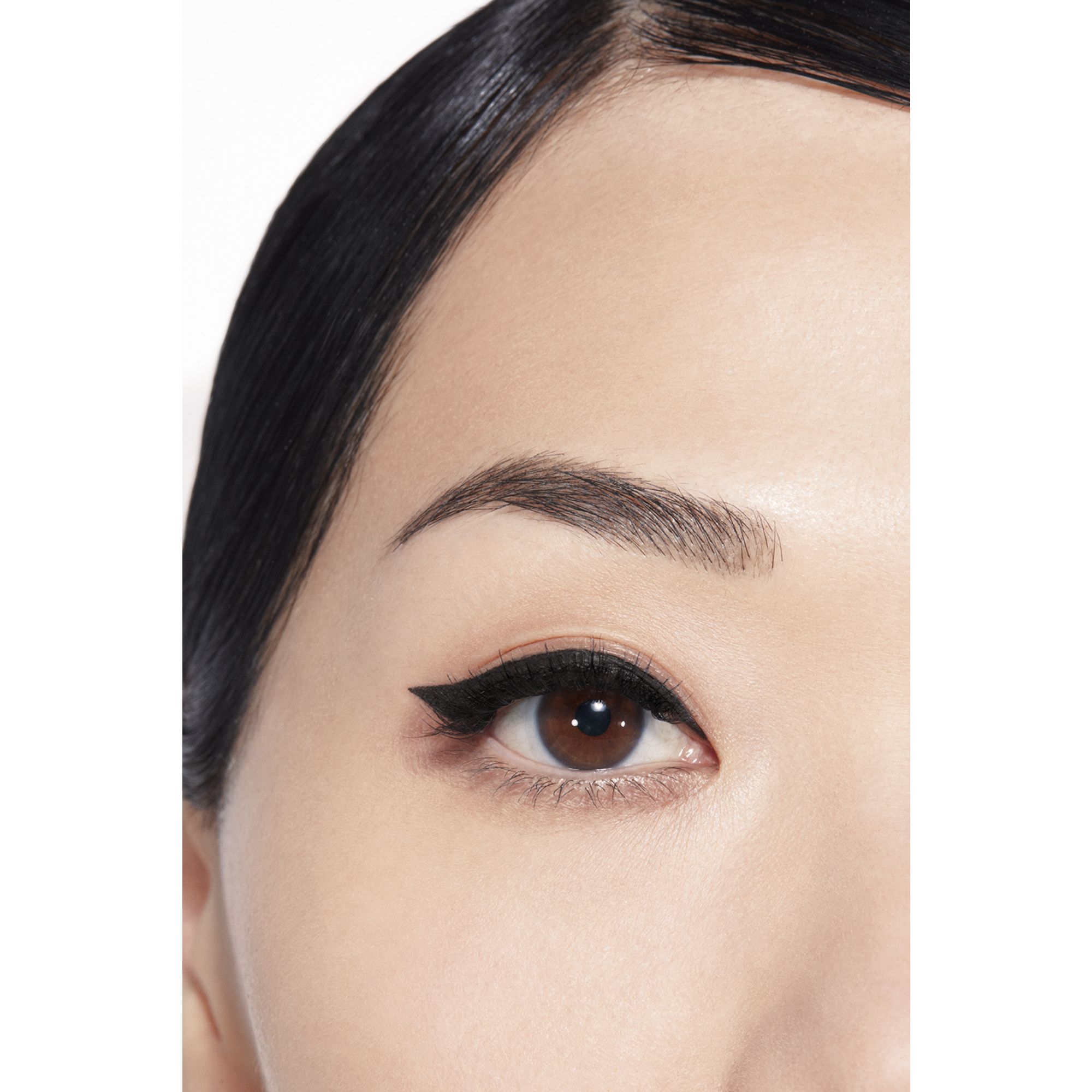 EYELINER CAIR WATERPROOF PENEGAS BENTUK MATA YANG TAHAN LAMA
