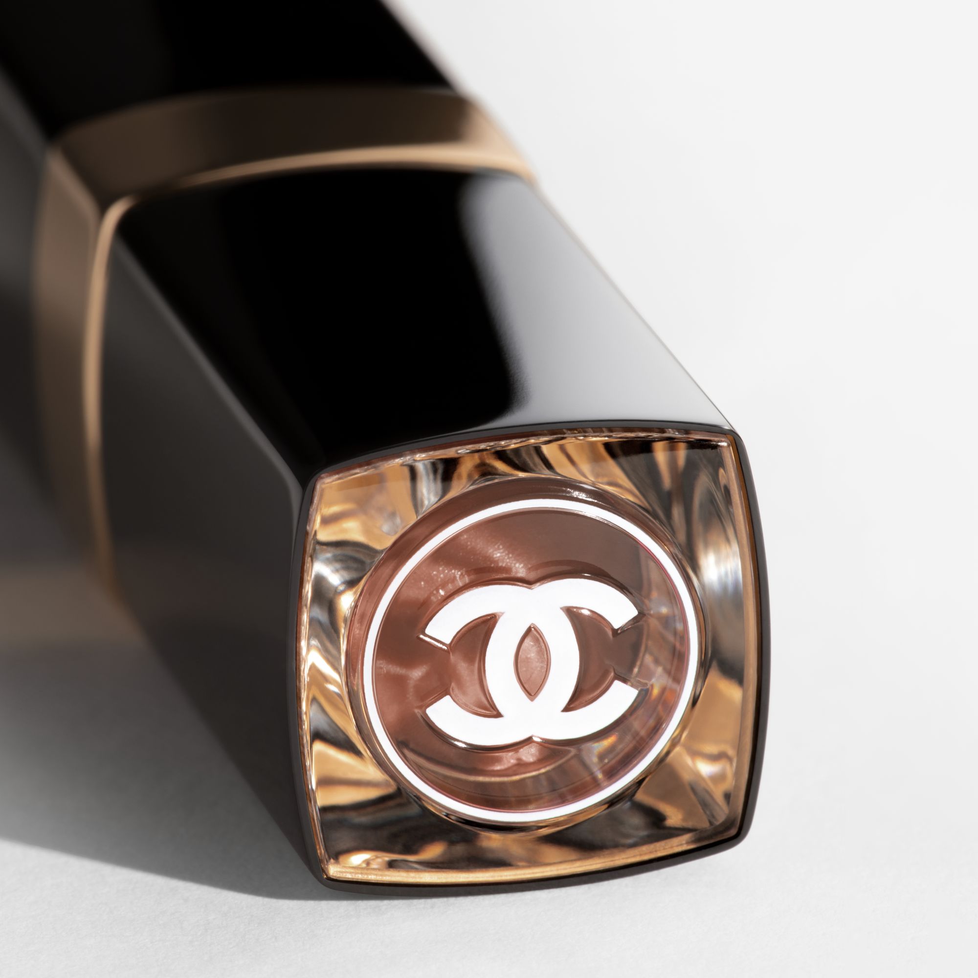 WARNA, KILAU, INTENSITAS DALAM SEKEJAP