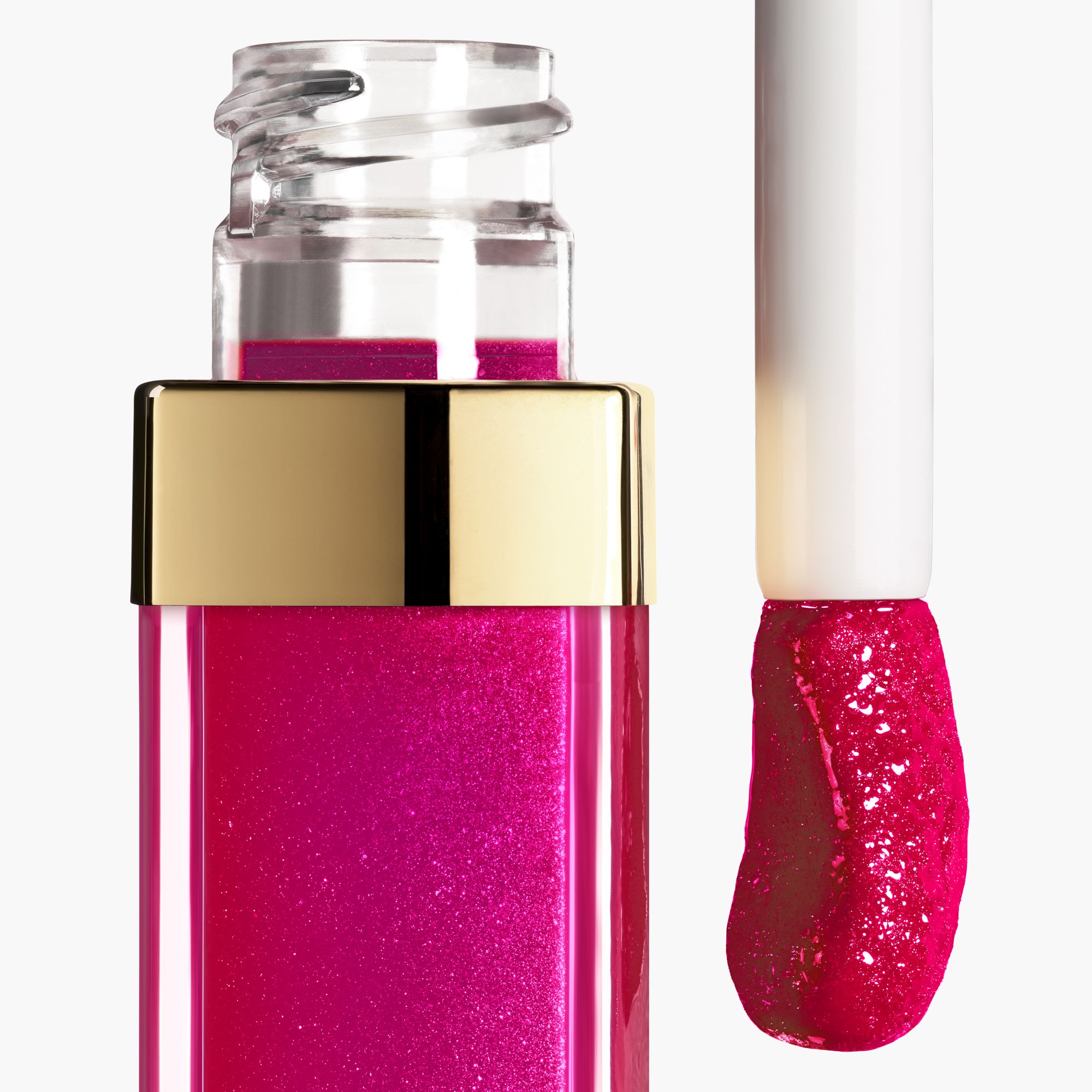 LIP GLOSS BERKILAU INTENS YANG MELEMBAPKAN DAN MENGHALUSKAN