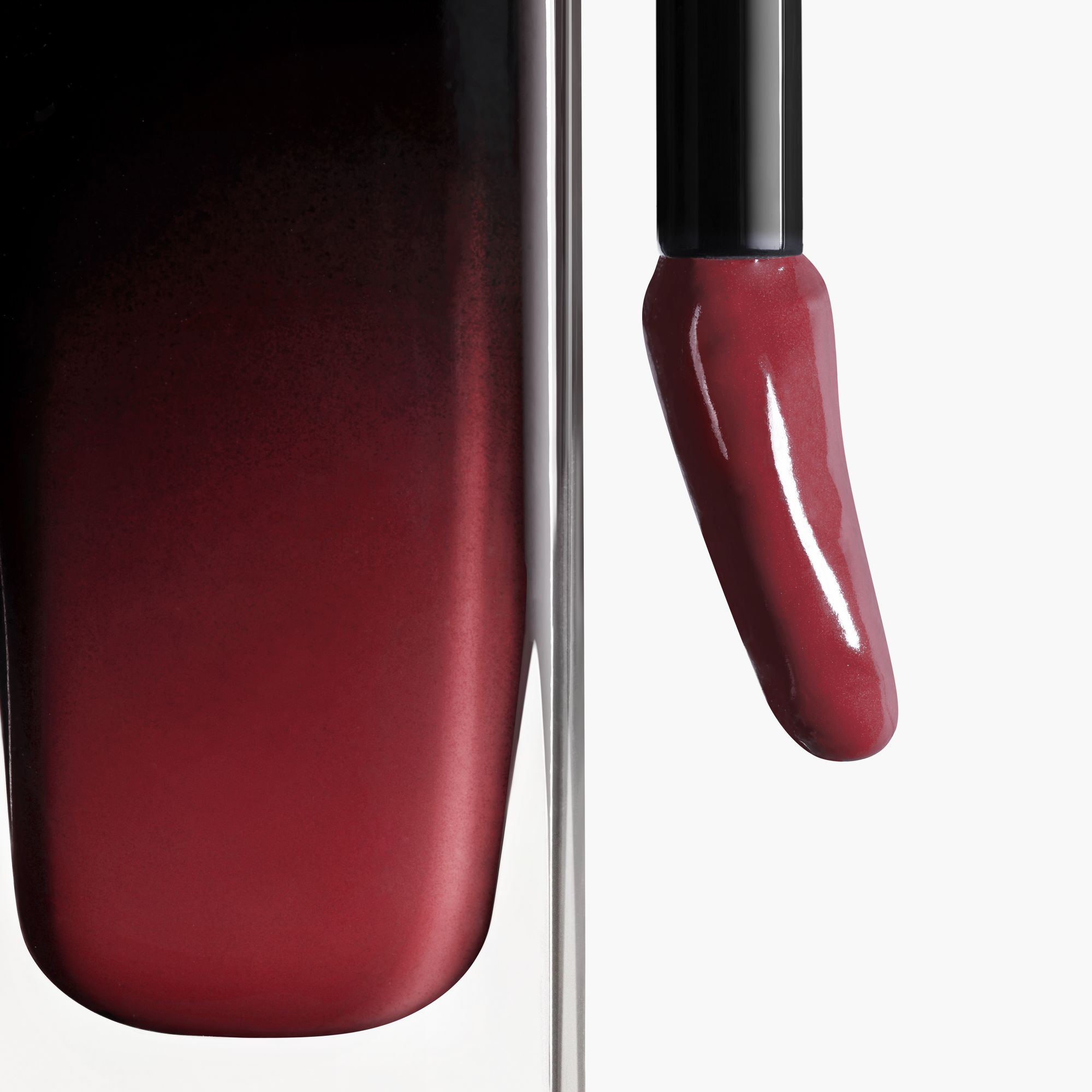 ULTRAWEAR SHINE LIQUID LIP COLOUR