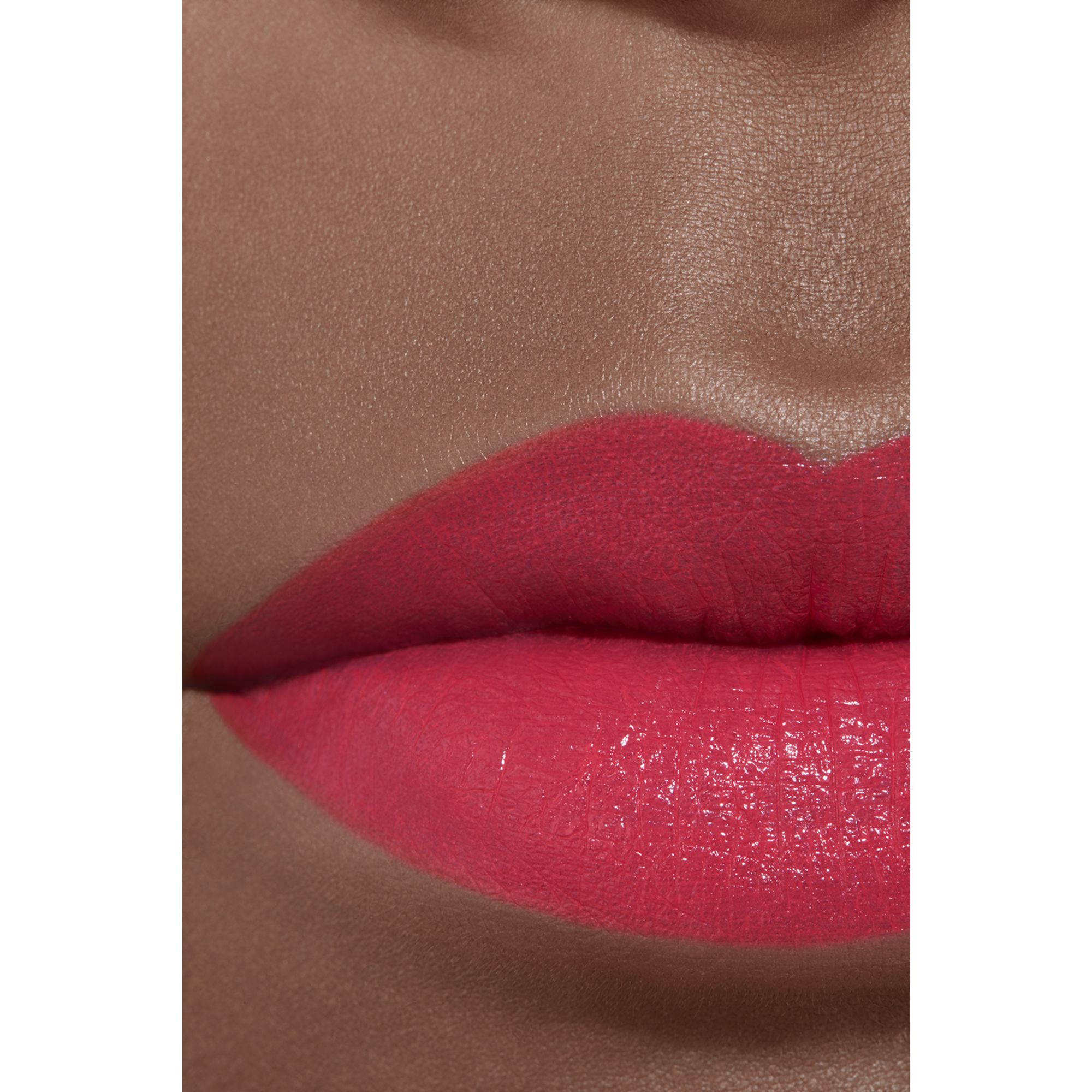 LUMINOUS INTENSE LIP COLOUR