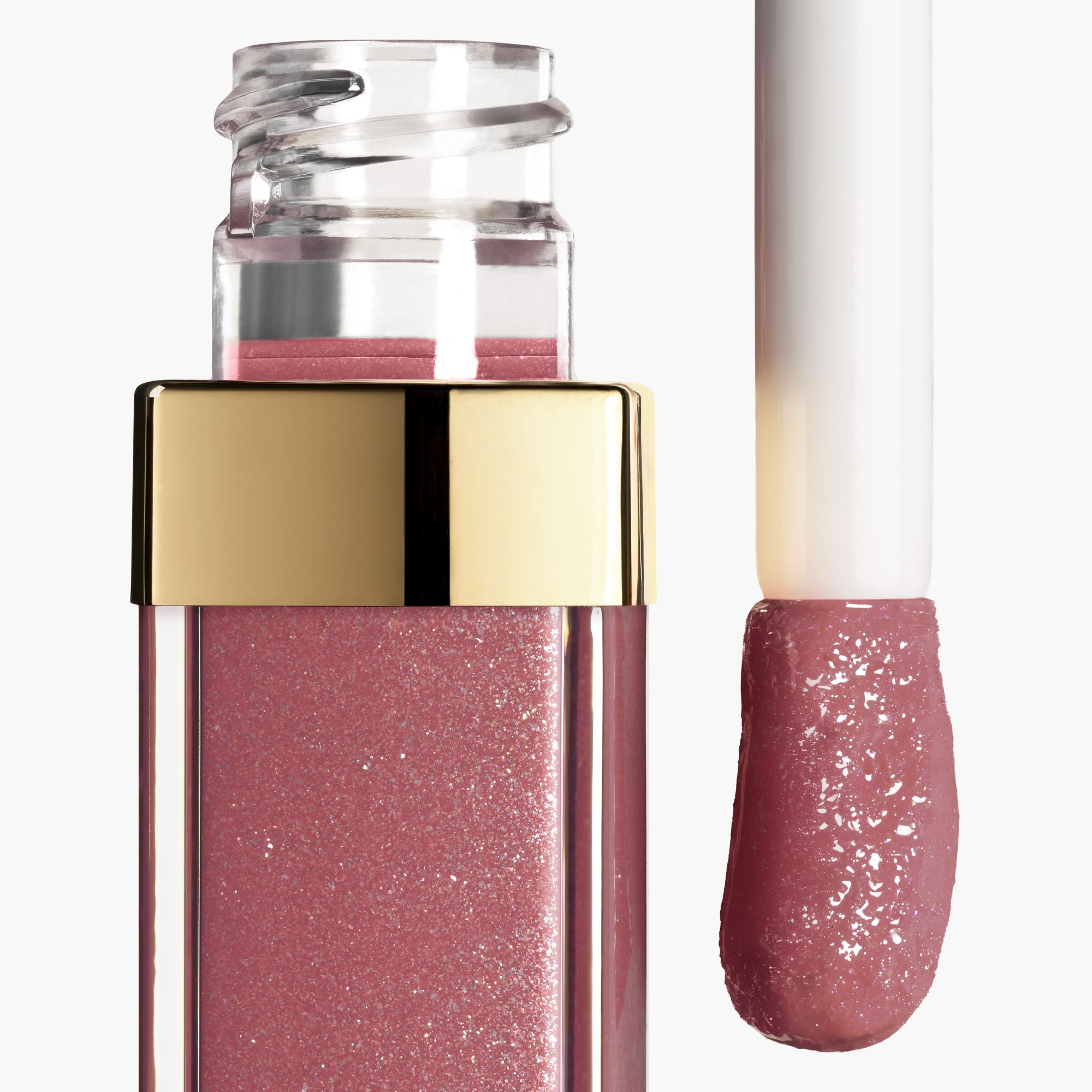 LIP GLOSS BERKILAU INTENS YANG MELEMBAPKAN DAN MENGHALUSKAN