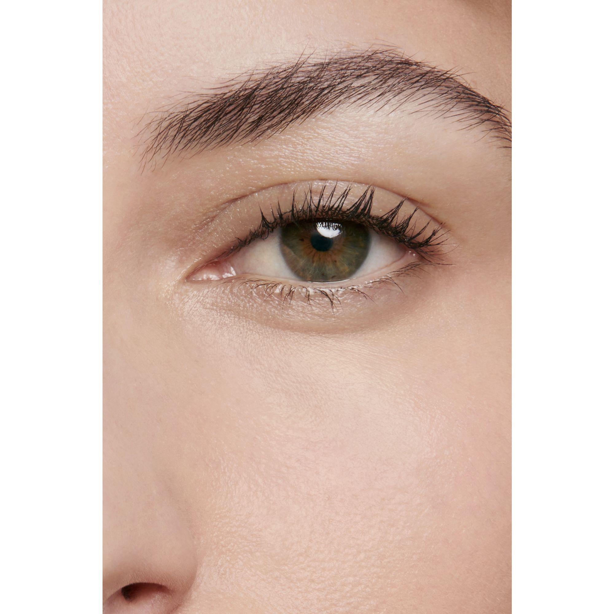 CONCEALER YANG MERAWAT SEKALIGUS MENCERAHKAN KULIT