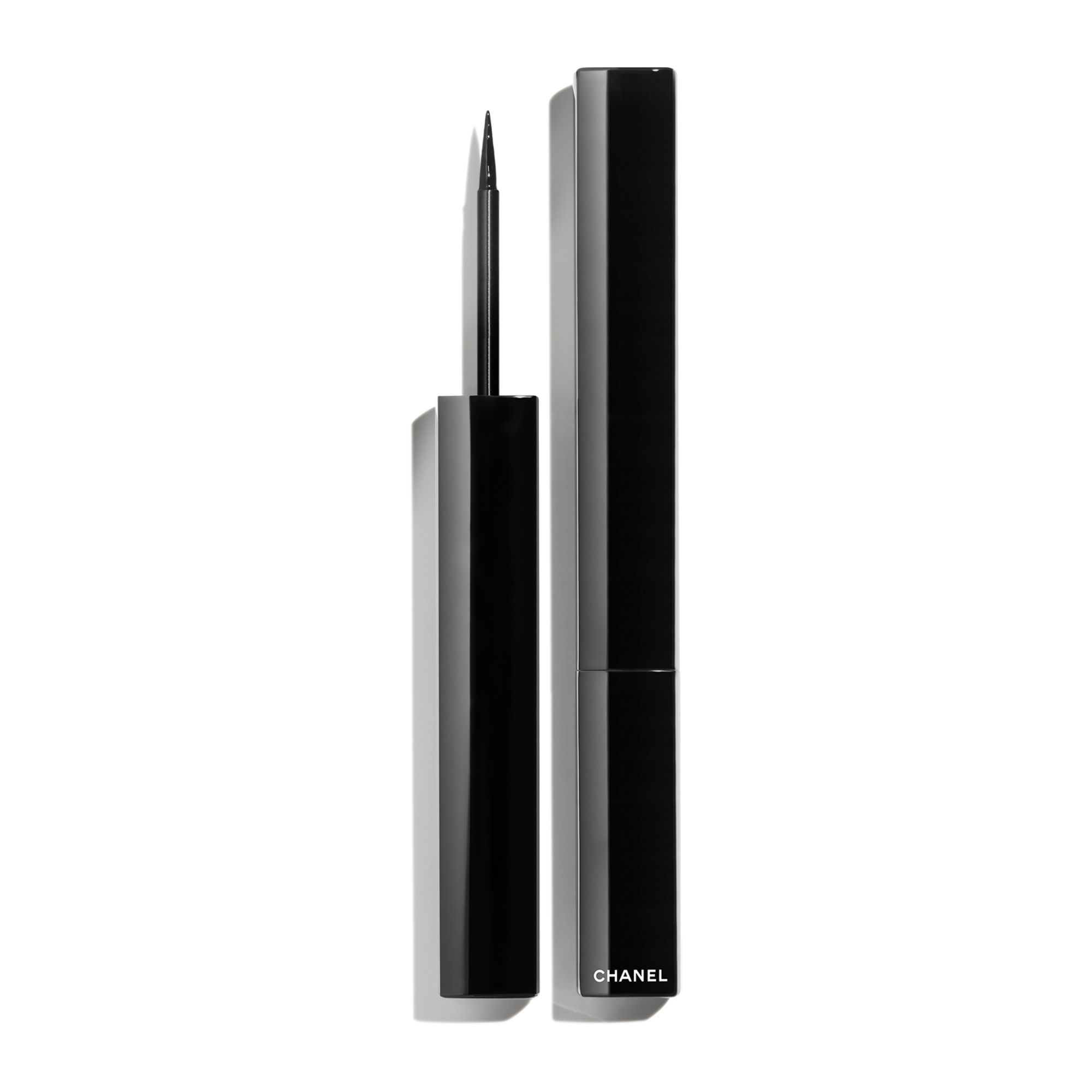 EYELINER CAIR WATERPROOF PENEGAS BENTUK MATA YANG TAHAN LAMA