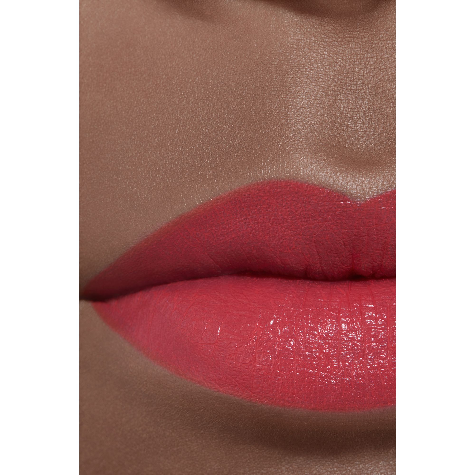 LUMINOUS INTENSE LIP COLOUR