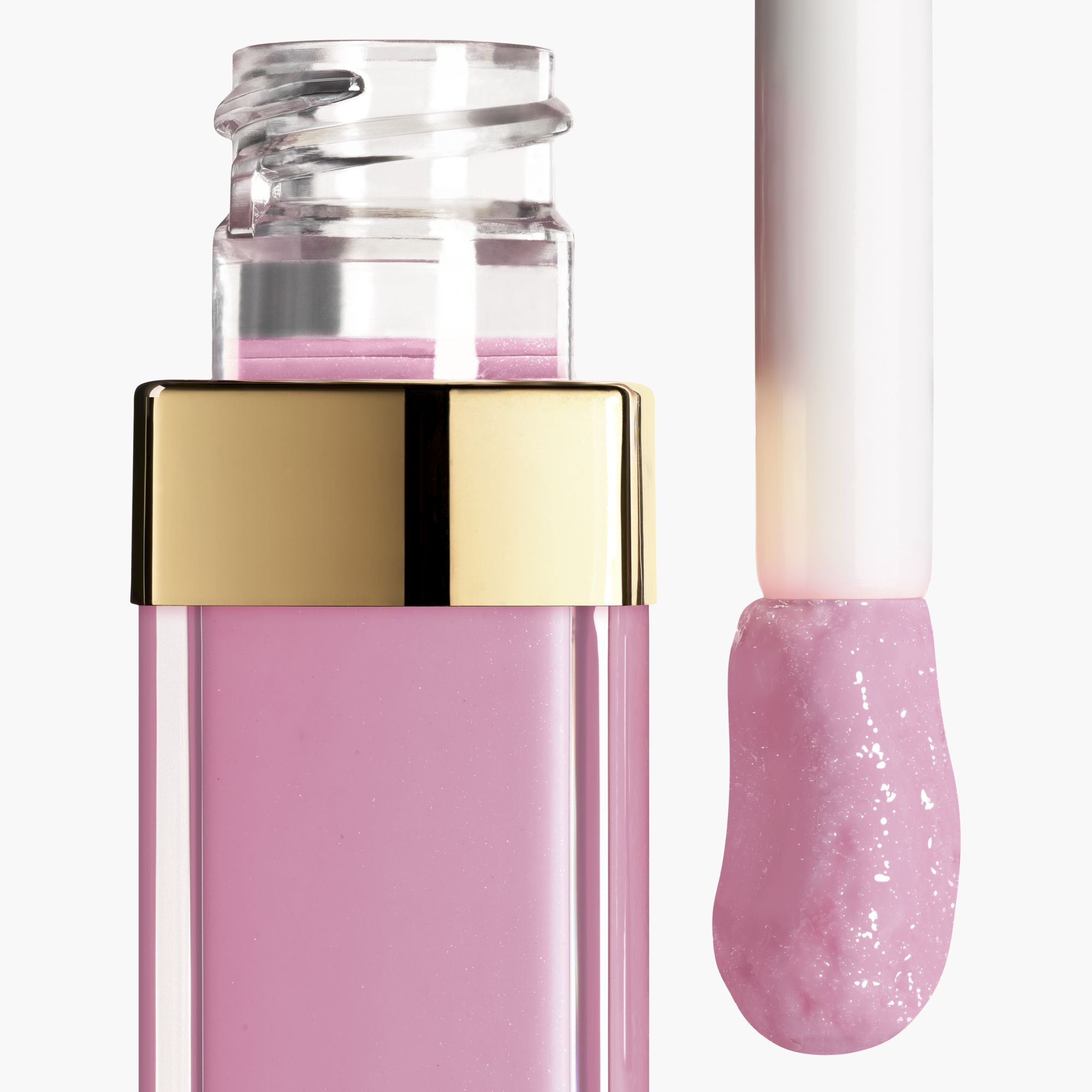 LIP GLOSS BERKILAU INTENS YANG MELEMBAPKAN DAN MENGHALUSKAN