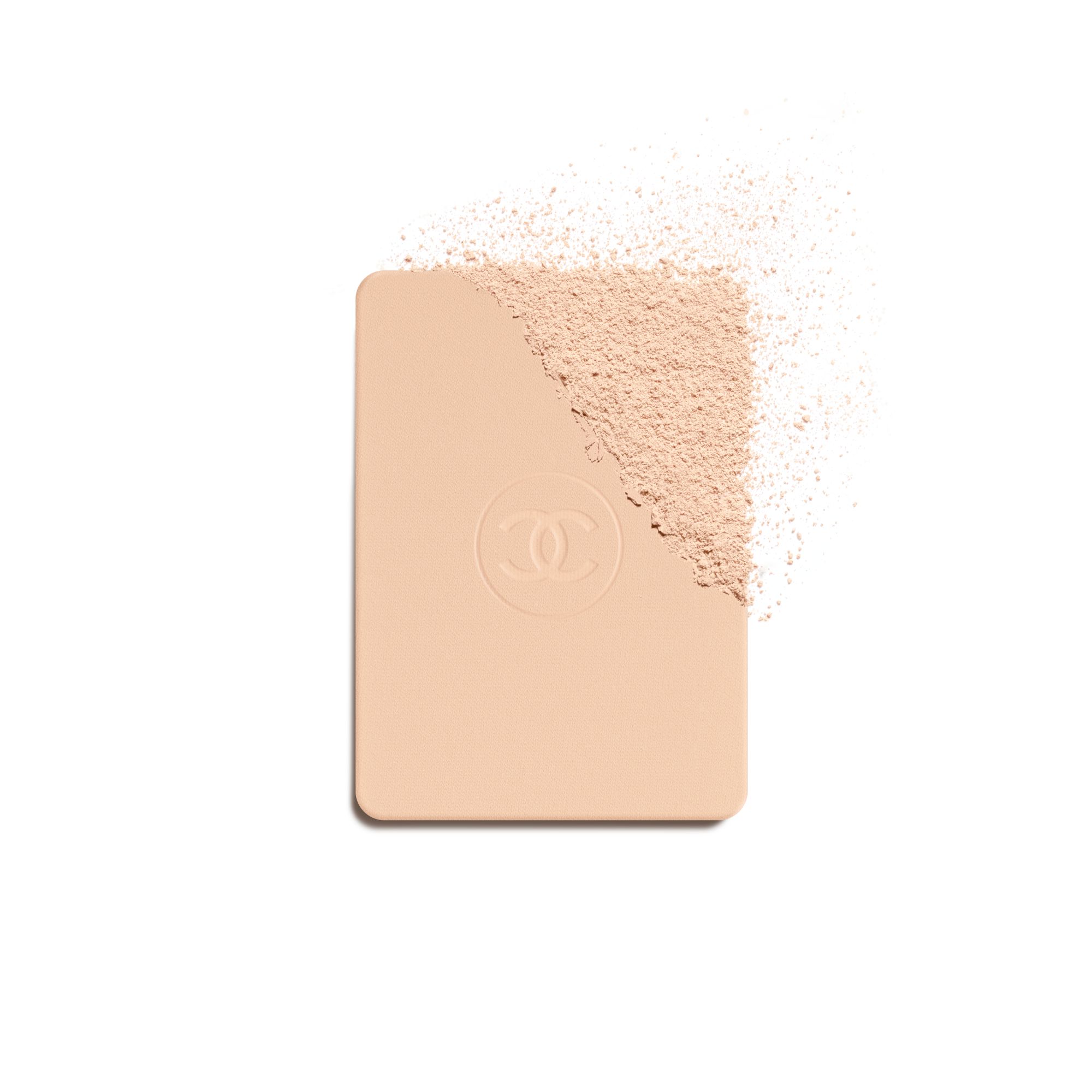 COMPACT FOUNDATION YANG MENCERAHKAN DAN MENGOREKSI DENGAN HASIL TAHAN LAMA